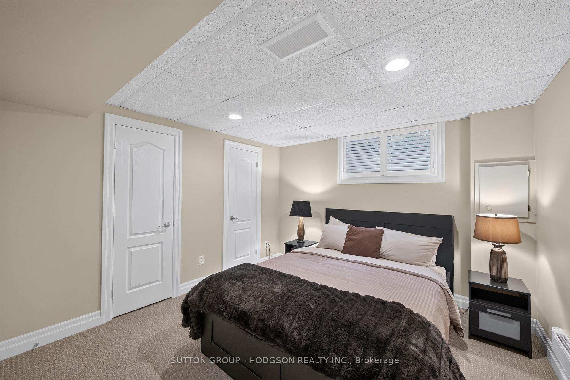 Photo 72 of 656 Robertson Place, London, South L — HOMEH