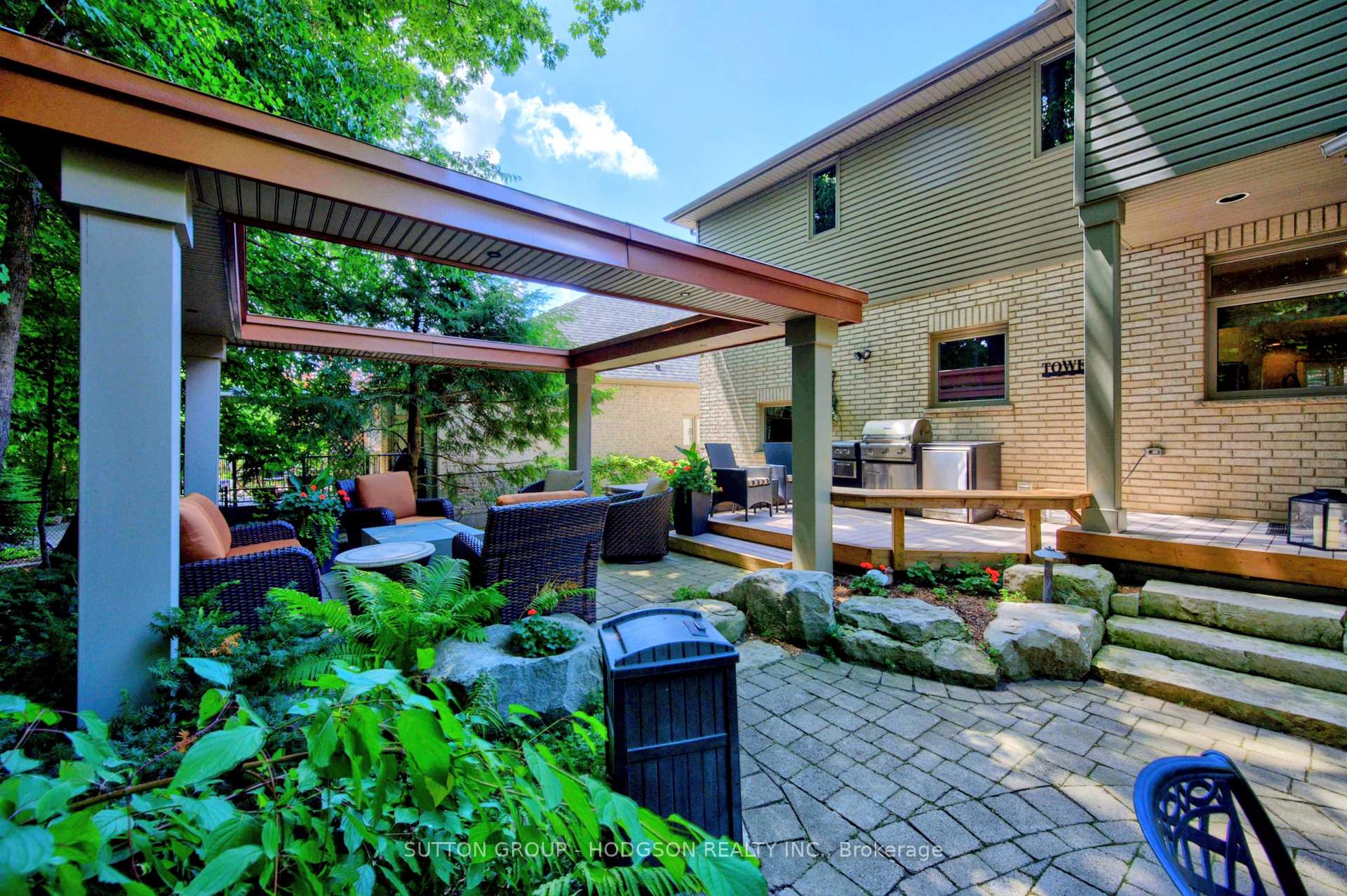 Photo 73 of 656 Robertson Place, London, South L — HOMEH