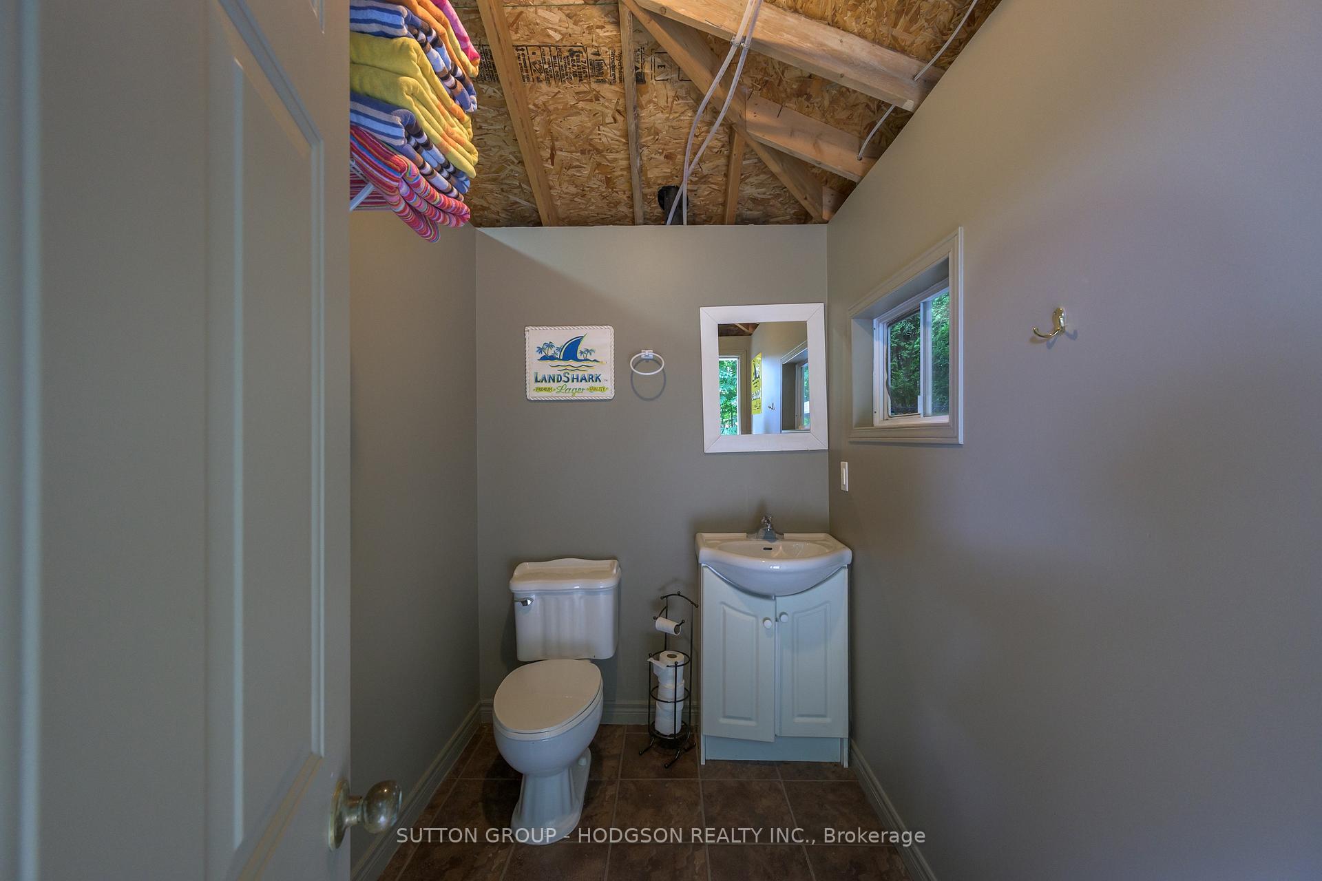 Photo 77 of 656 Robertson Place, London, South L — HOMEH