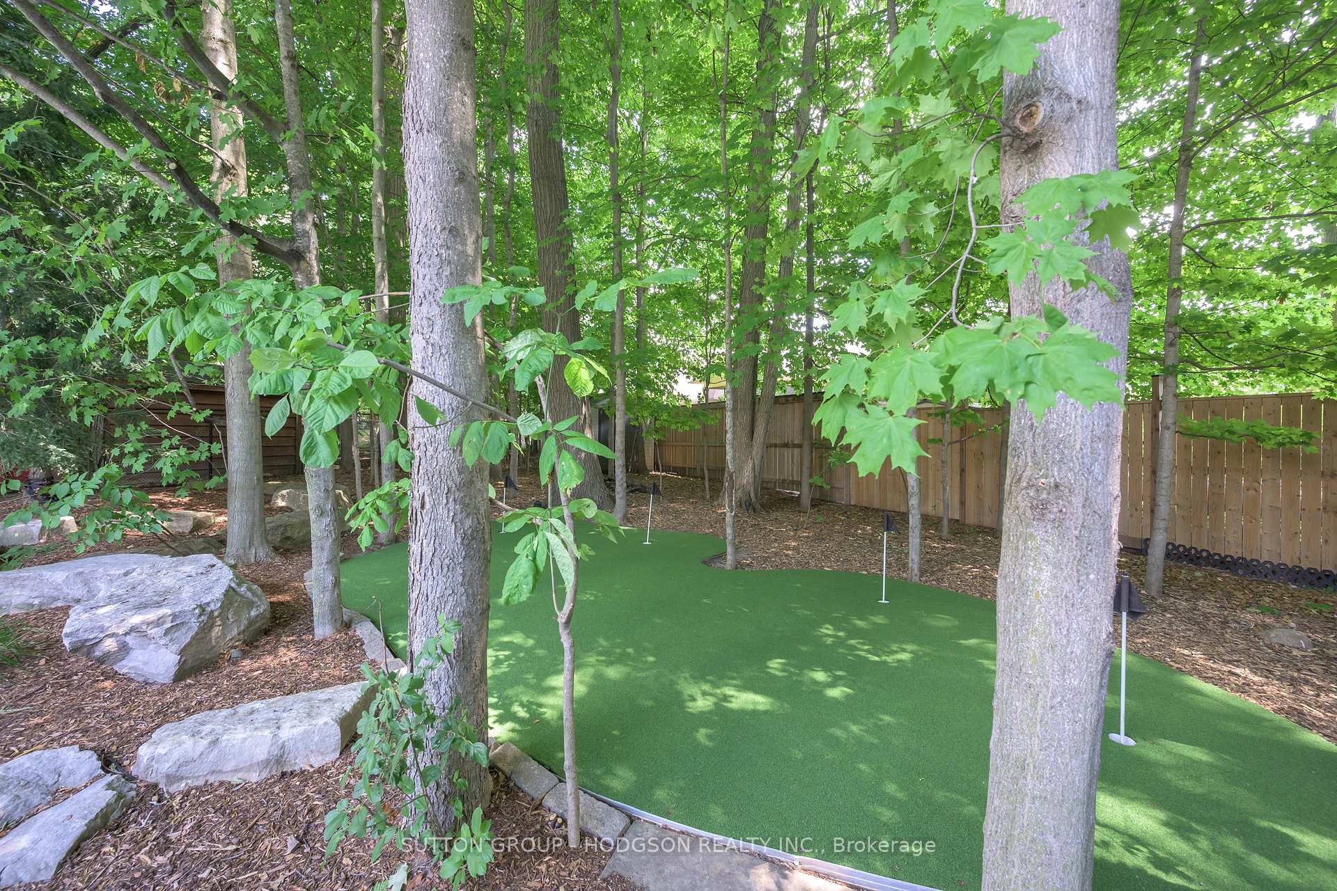 Photo 80 of 656 Robertson Place, London, South L — HOMEH