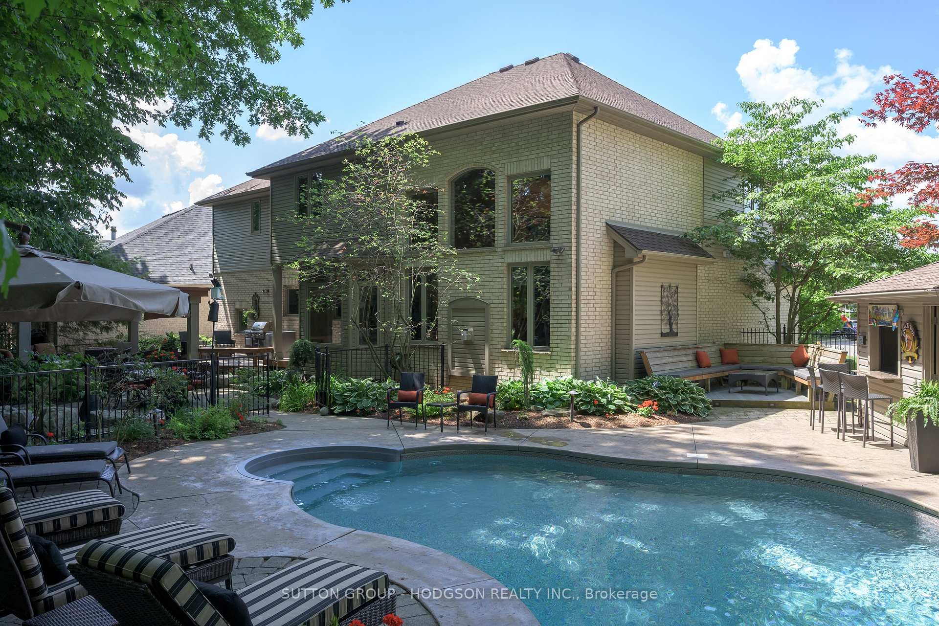 Photo 81 of 656 Robertson Place, London, South L — HOMEH