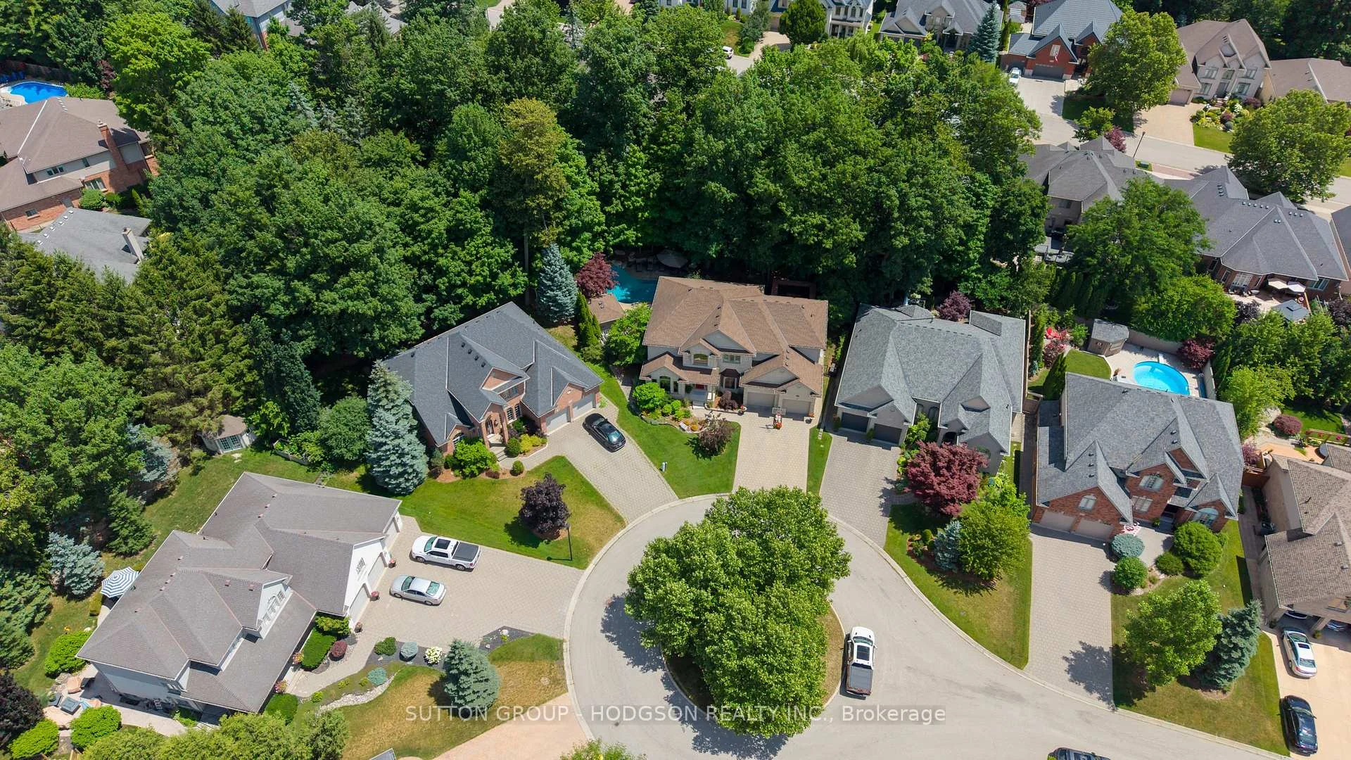 Photo 5 of 656 Robertson Place, London, South L — HOMEH