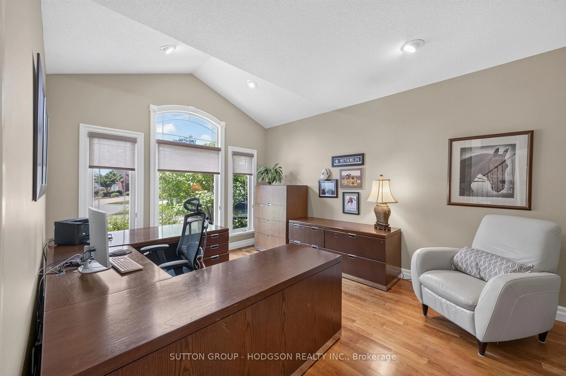 Photo 40 of 656 Robertson Place, London, South L — HOMEH