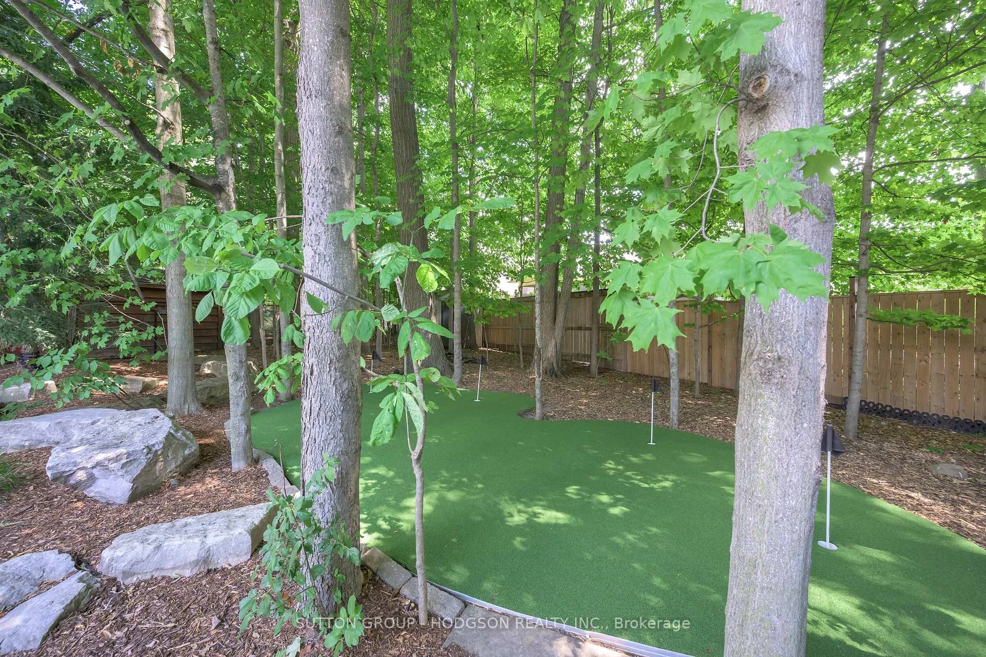 Photo 60 of 656 Robertson Place, London, South L — HOMEH