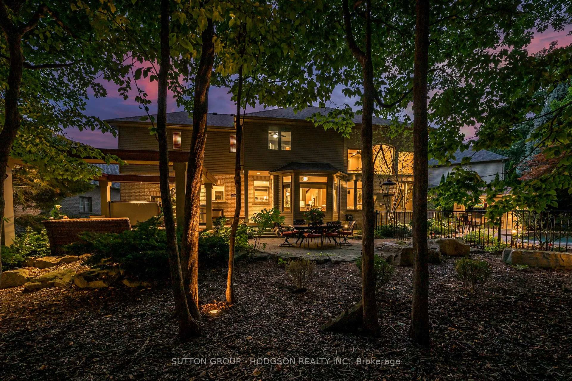 Photo 70 of 656 Robertson Place, London, South L — HOMEH