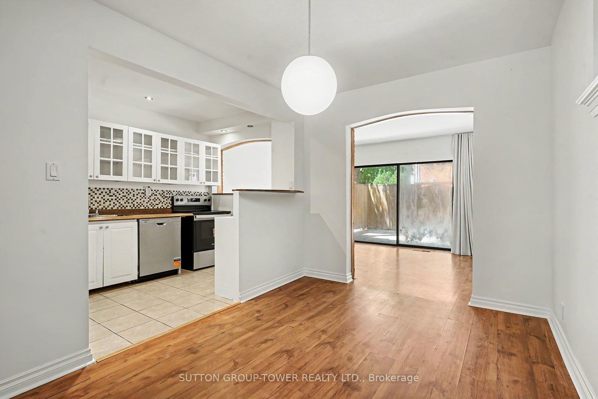Photo 5 of 118 Castlefield Avenue, Toronto, Yonge-Eglinton — HOMEH