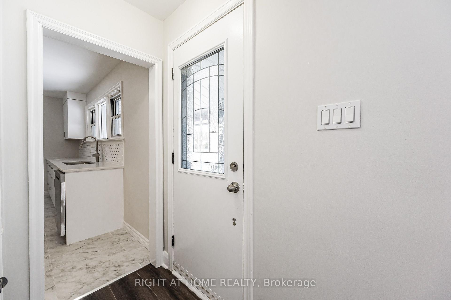 Photo 6 of 18 Ridgewood Avenue, Kitchener, Uptown Waterloo/North Ward — HOMEH