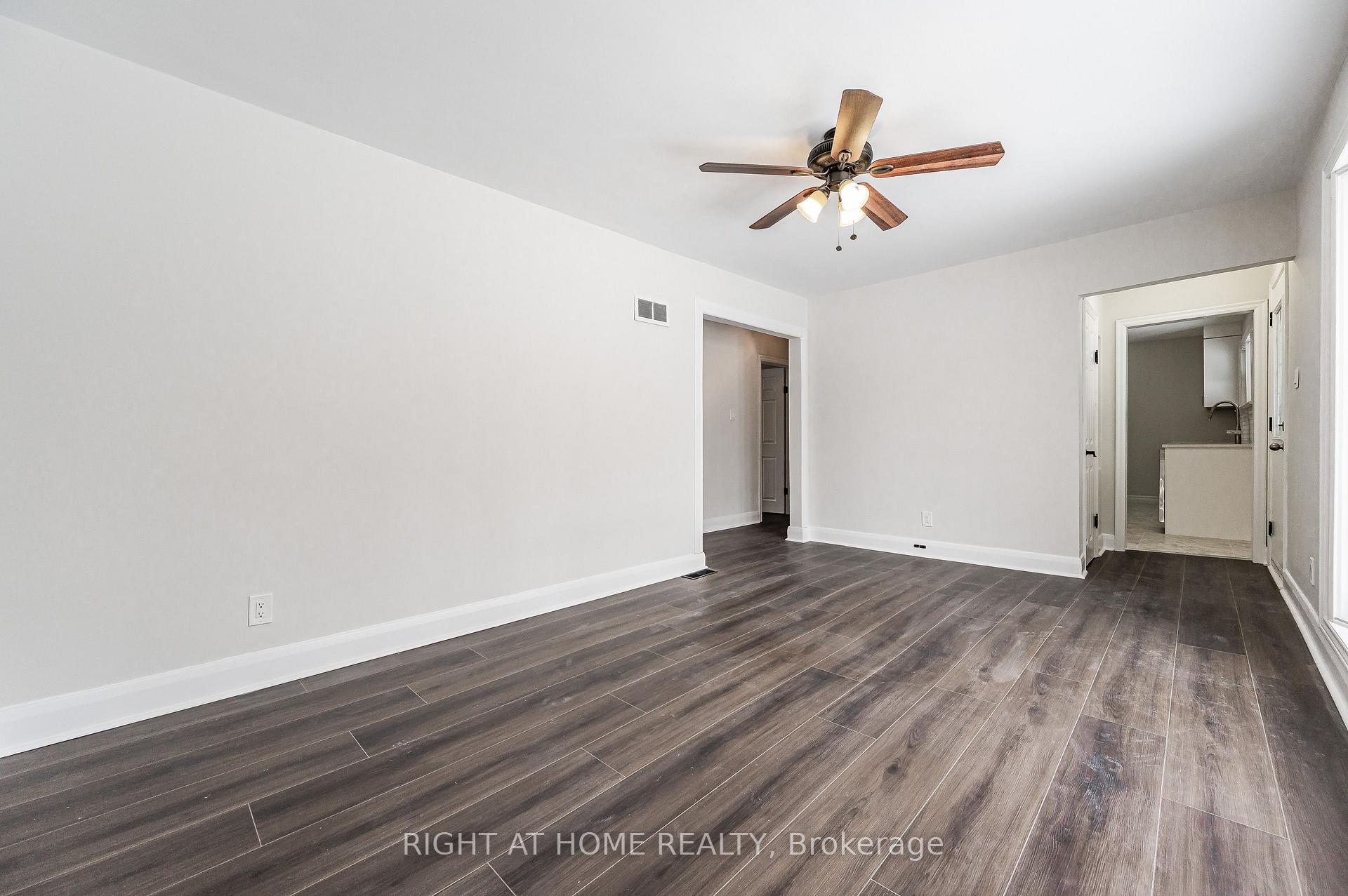 Photo 10 of 18 Ridgewood Avenue, Kitchener, Uptown Waterloo/North Ward — HOMEH