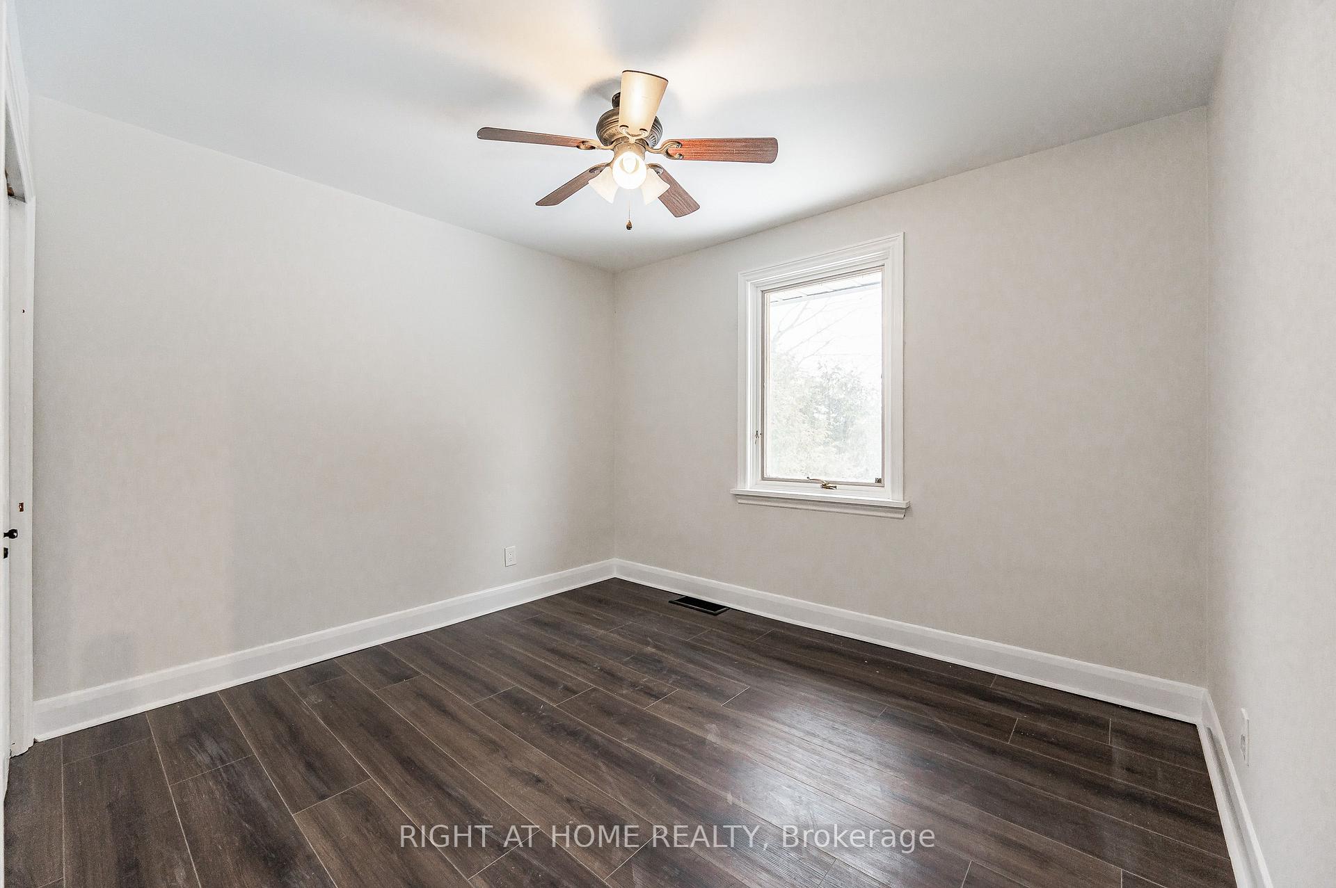 Photo 24 of 18 Ridgewood Avenue, Kitchener, Uptown Waterloo/North Ward — HOMEH