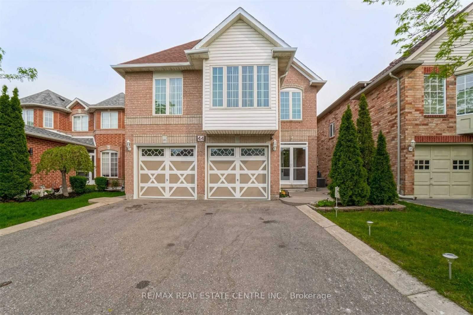 Photo 1 of 44 Pebblestone Circle, Brampton, Brampton West — HOMEH