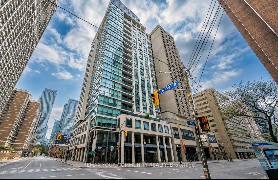 Front of Unit 902, 1121 Bay Street