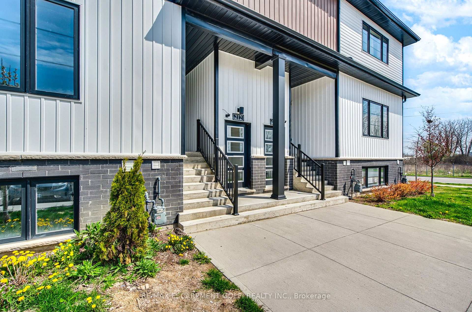 Photo 2 of Unit 212, 4263 Fourth Avenue, Niagara Falls, Downtown — HOMEH
