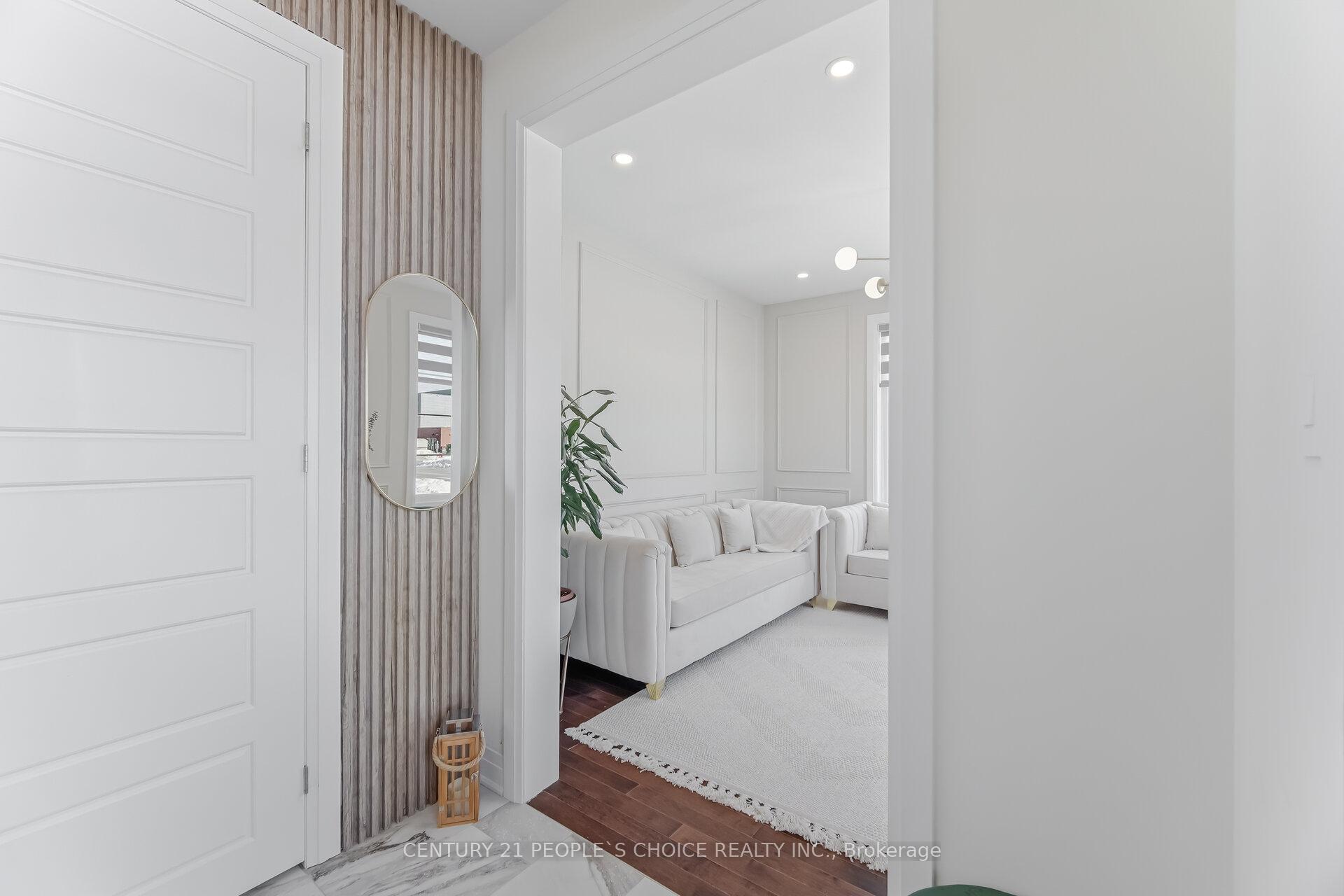 Photo 3 of Unit Upper, 744 Kennedy Circle W, Milton, Cobban — HOMEH