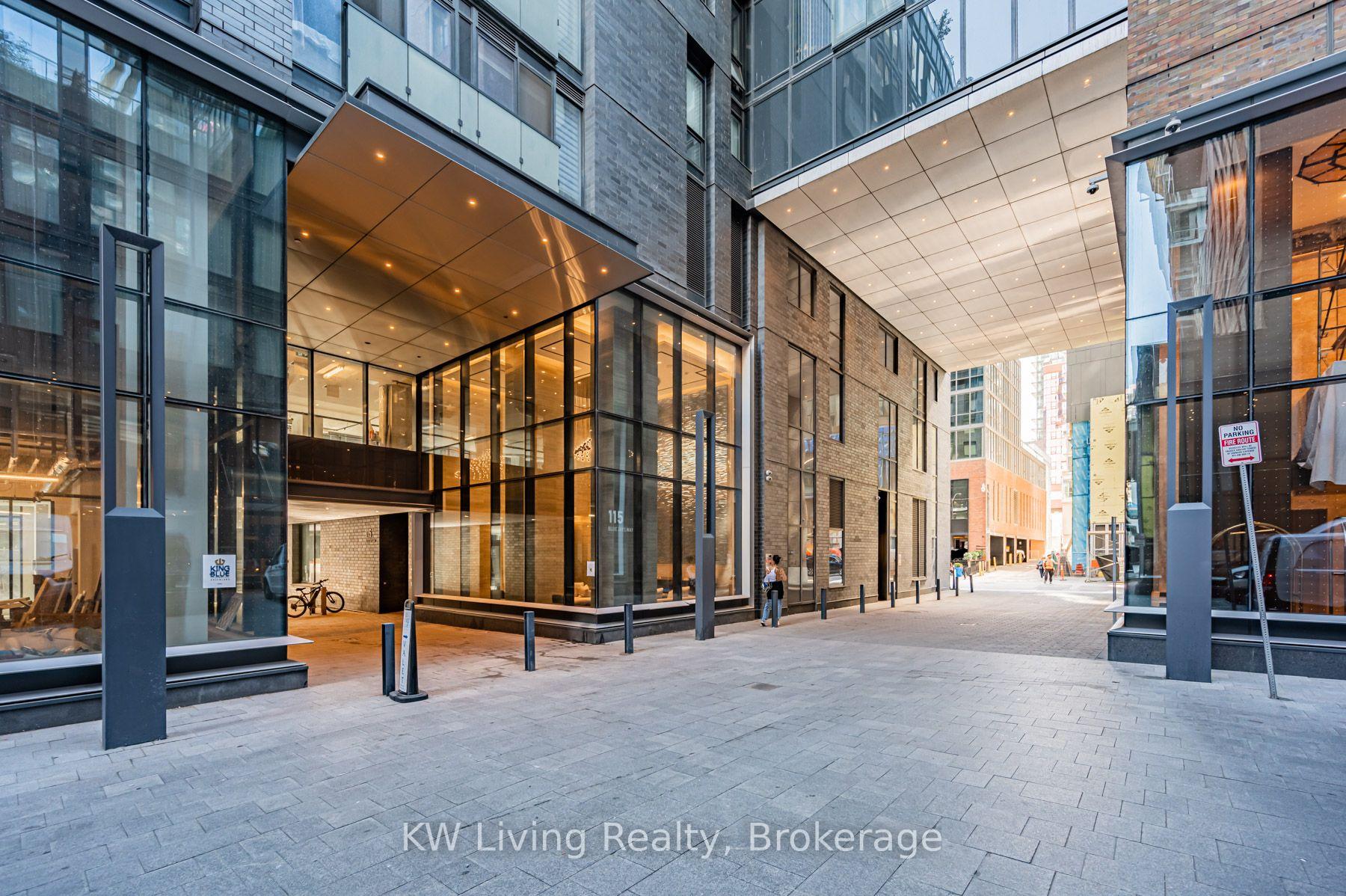 Photo 3 of Unit 819, 115 Blue Jays Way, Toronto, Waterfront Communities — HOMEH