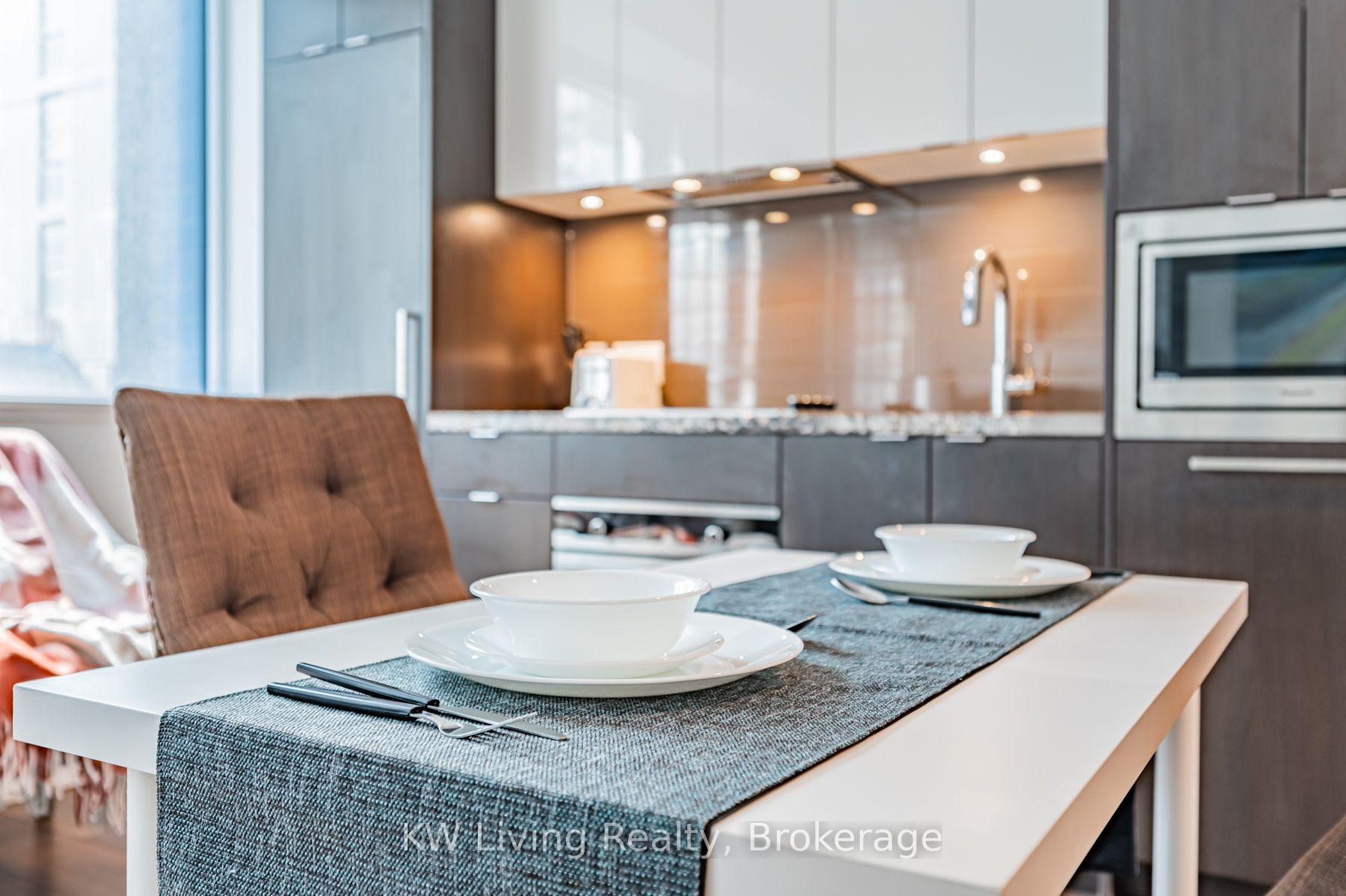 Photo 11 of Unit 819, 115 Blue Jays Way, Toronto, Waterfront Communities — HOMEH