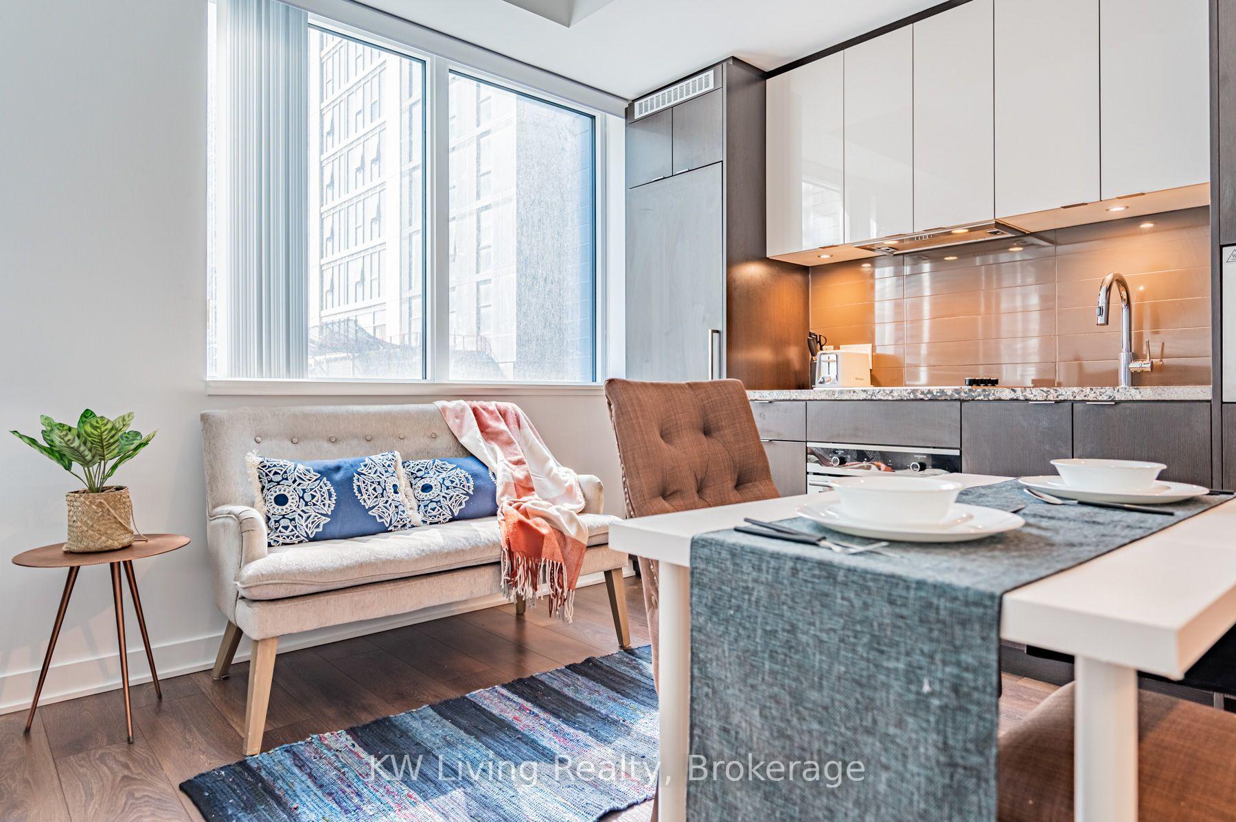 Photo 12 of Unit 819, 115 Blue Jays Way, Toronto, Waterfront Communities — HOMEH