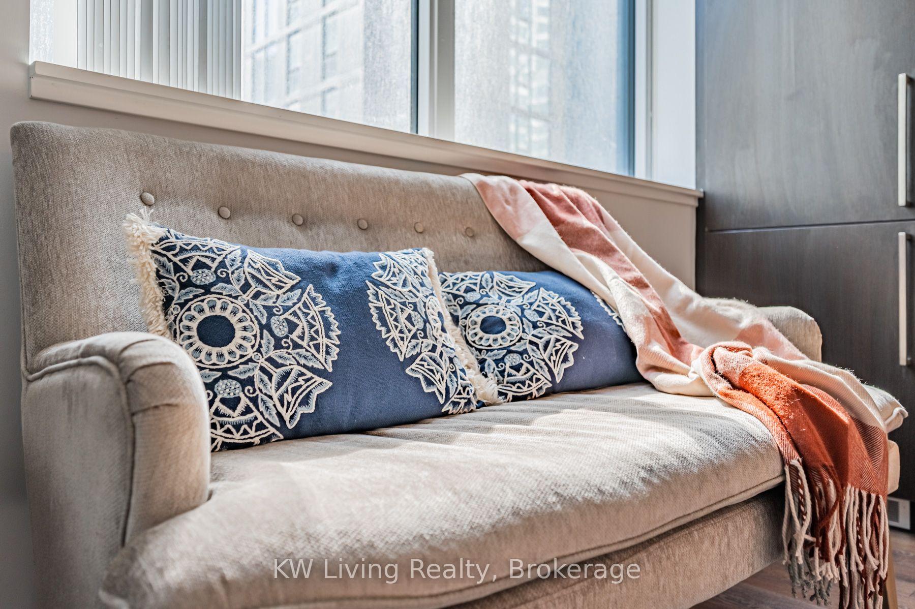 Photo 13 of Unit 819, 115 Blue Jays Way, Toronto, Waterfront Communities — HOMEH