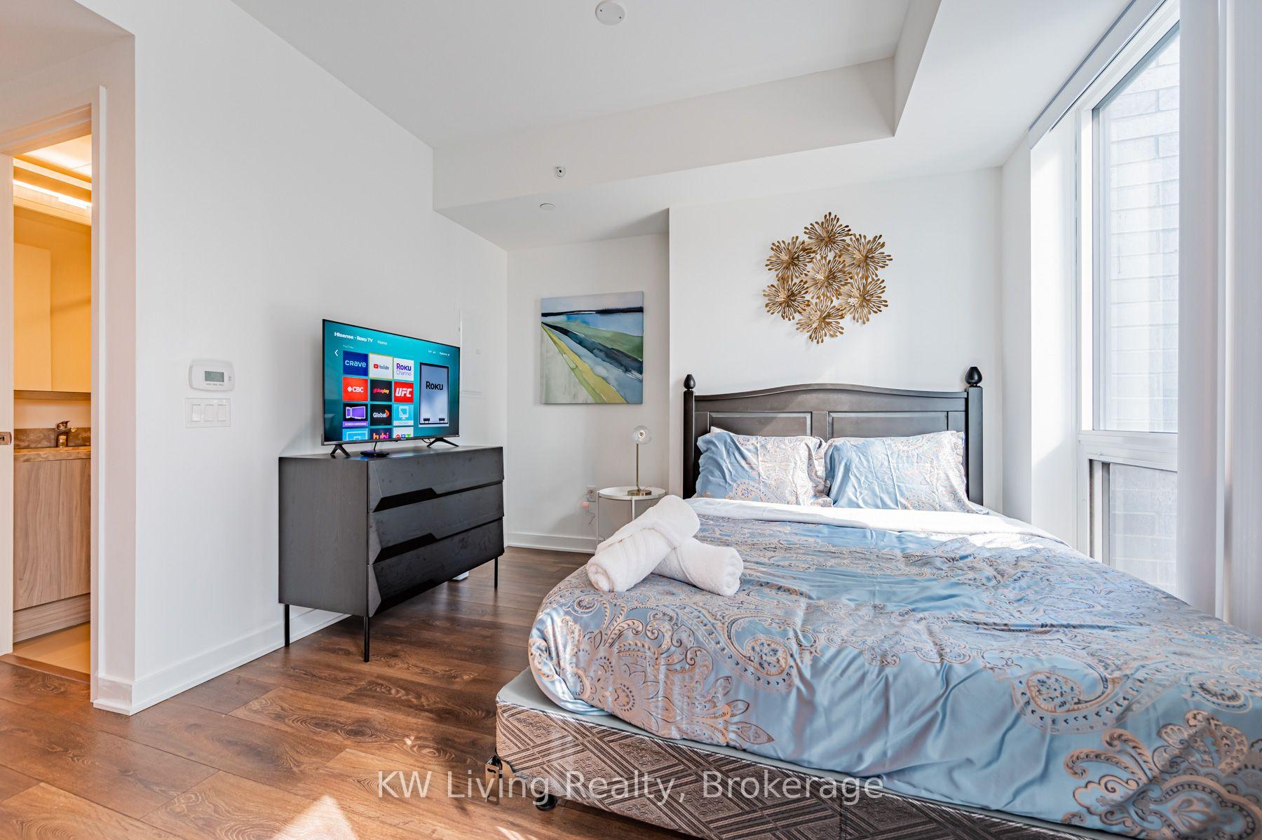 Photo 16 of Unit 819, 115 Blue Jays Way, Toronto, Waterfront Communities — HOMEH