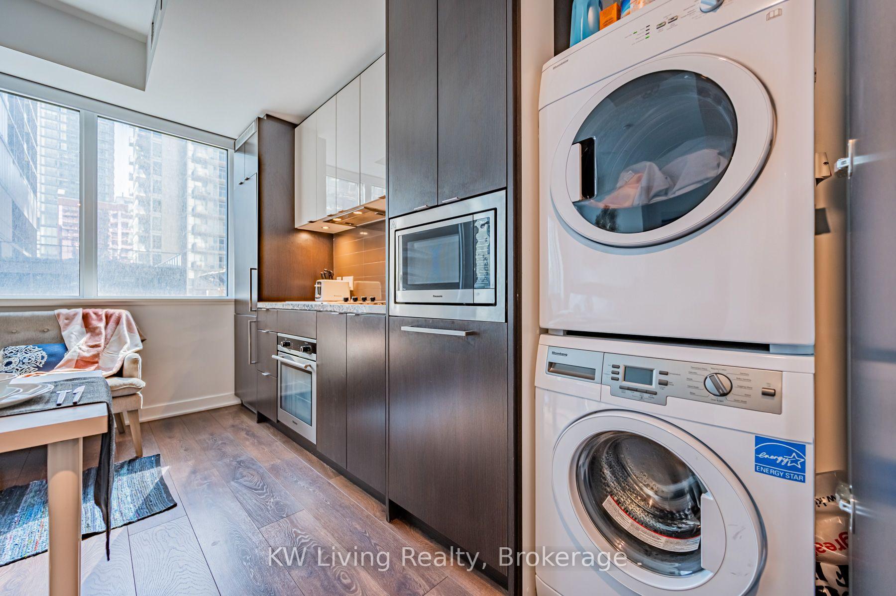 Photo 18 of Unit 819, 115 Blue Jays Way, Toronto, Waterfront Communities — HOMEH