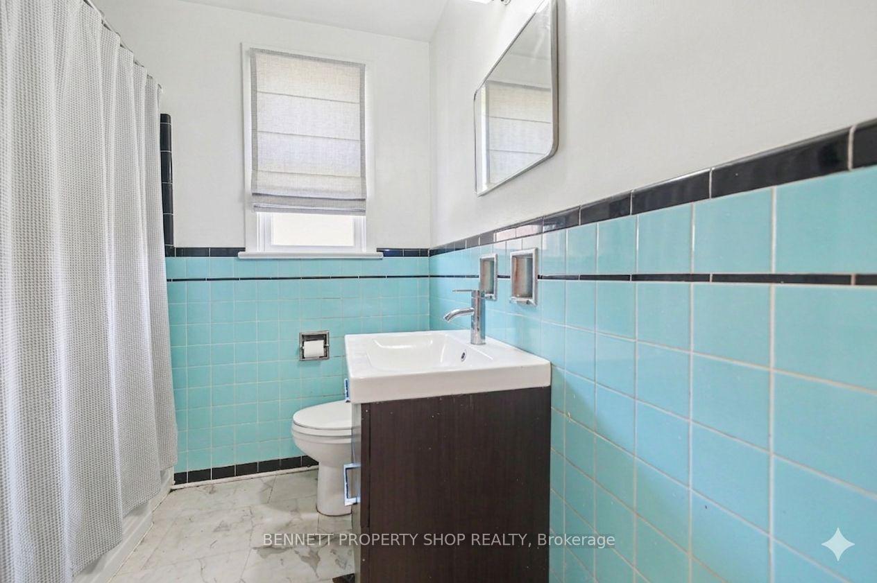 Photo 11 of 1361 Summerville Avenue, Ottawa, Carlington — HOMEH