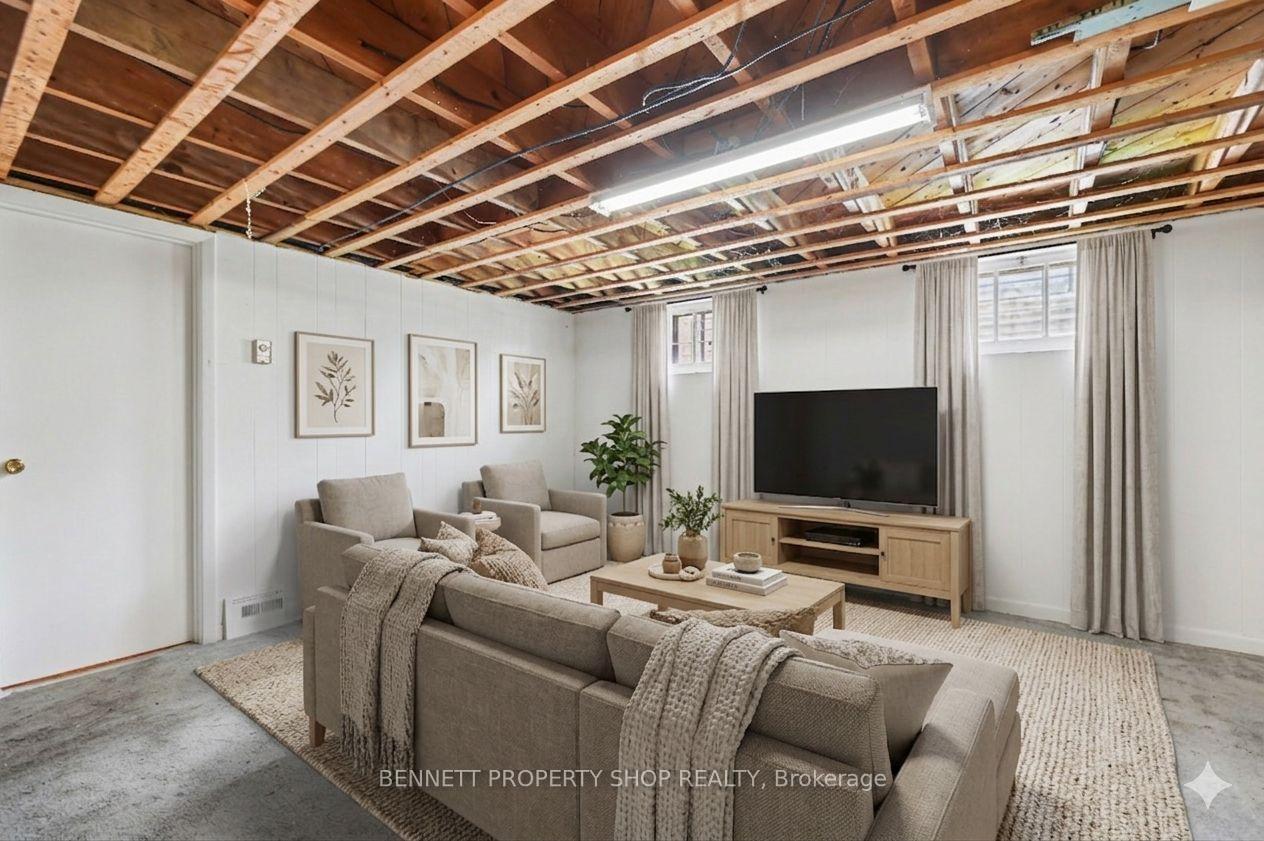 Photo 14 of 1361 Summerville Avenue, Ottawa, Carlington — HOMEH