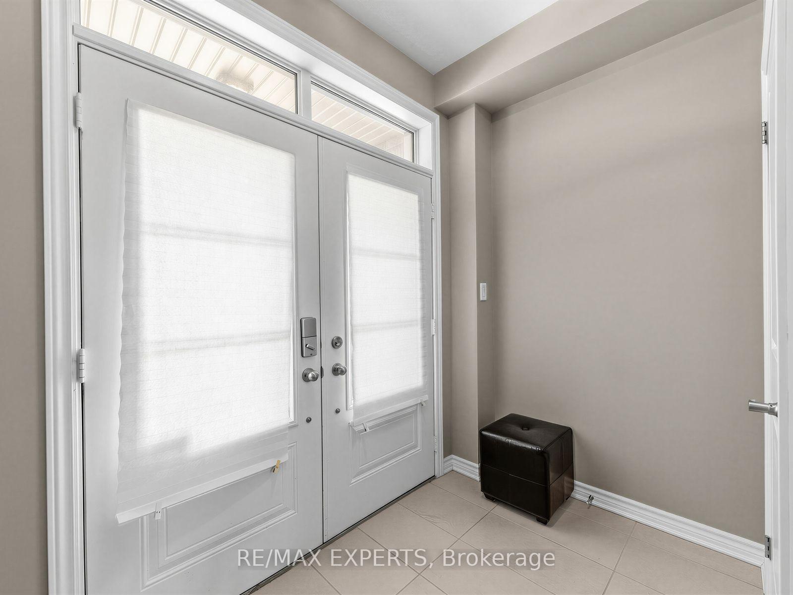 Photo 3 of 52 Vedette Way, Vaughan, Vellore Village — HOMEH
