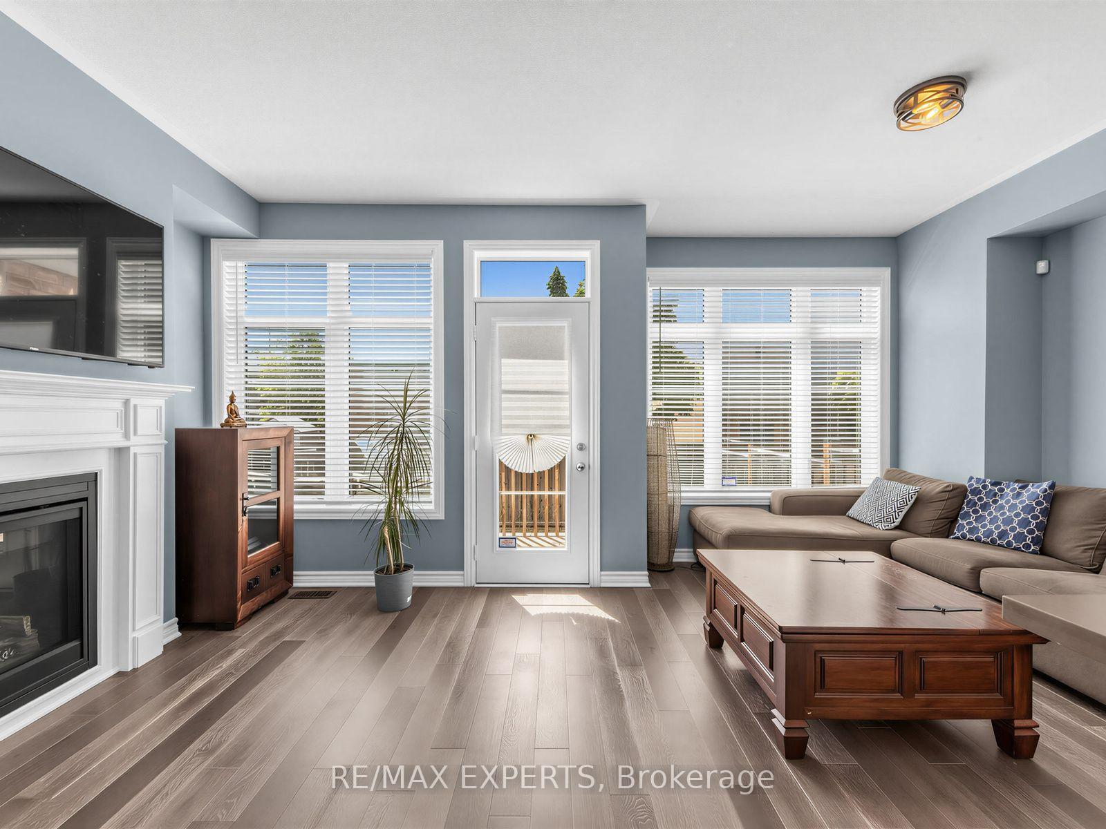 Photo 8 of 52 Vedette Way, Vaughan, Vellore Village — HOMEH