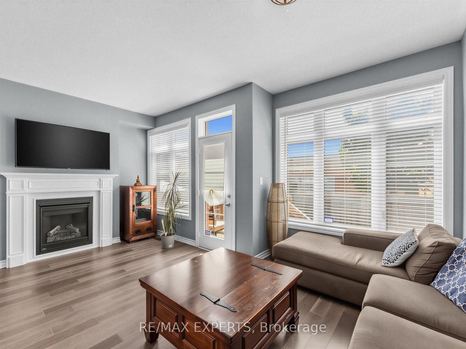 Photo 10 of 52 Vedette Way, Vaughan, Vellore Village — HOMEH