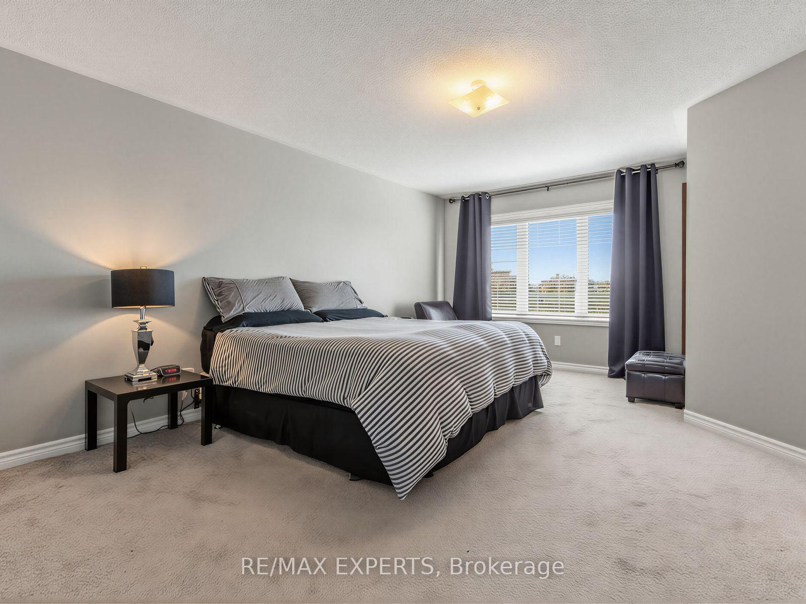 Photo 17 of 52 Vedette Way, Vaughan, Vellore Village — HOMEH