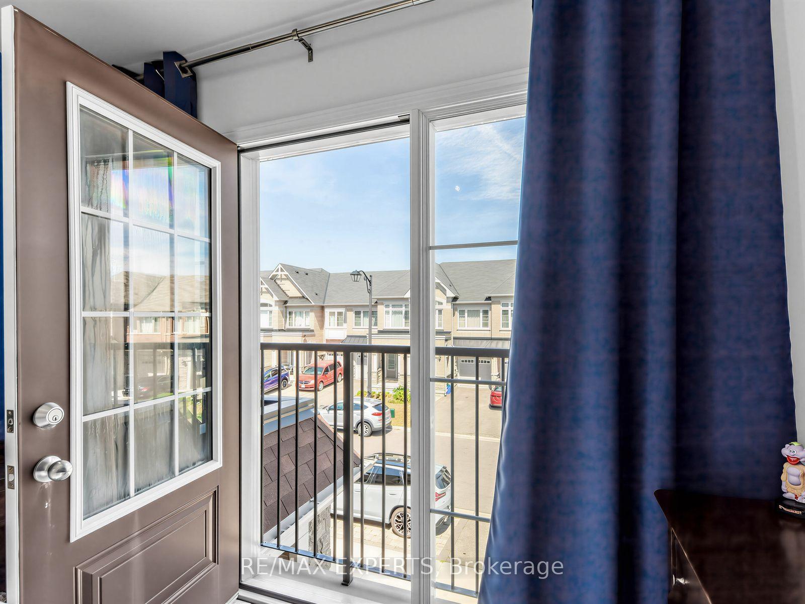 Photo 19 of 52 Vedette Way, Vaughan, Vellore Village — HOMEH