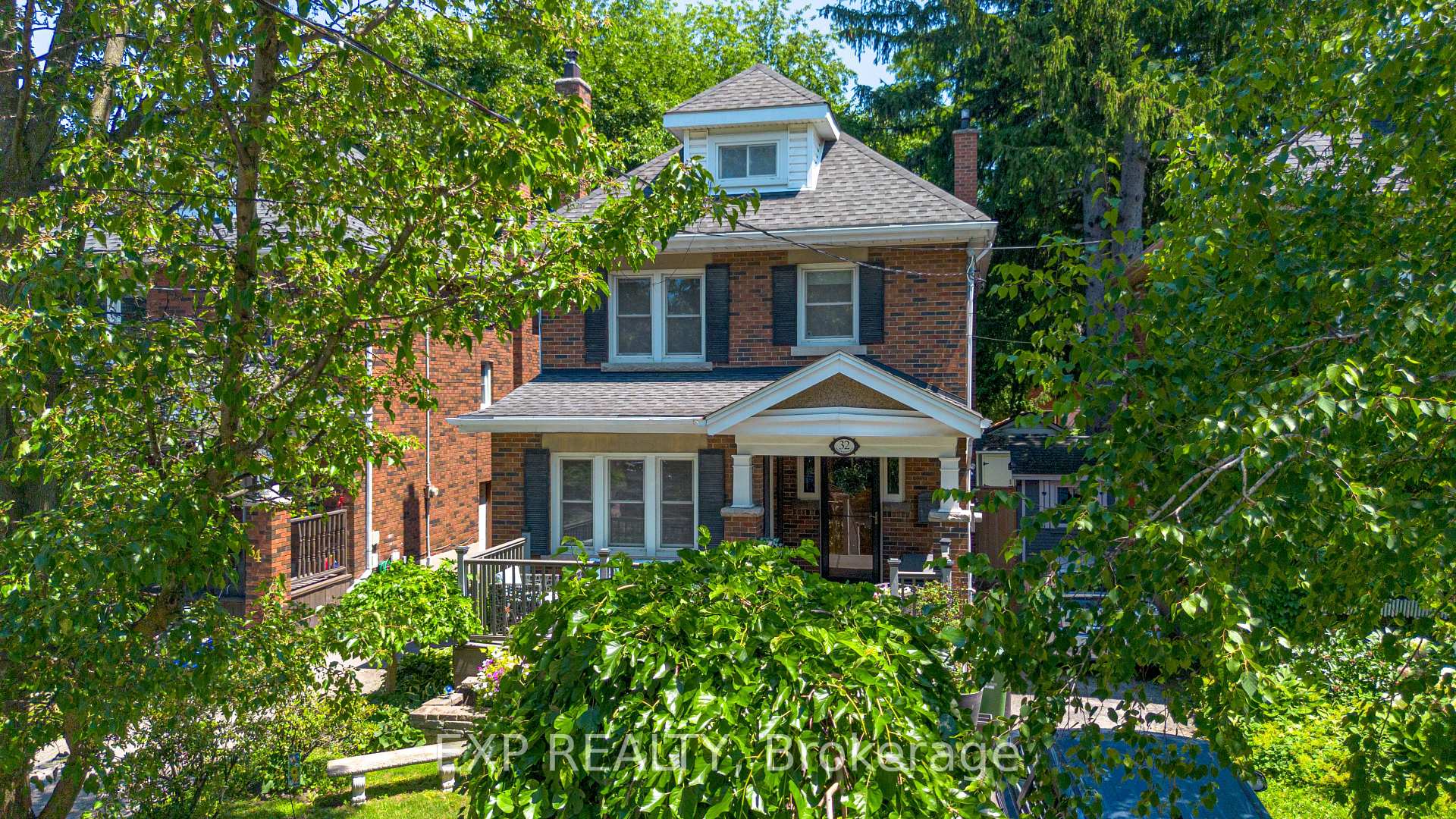 Photo 3 of 32 Dalewood Crescent, Hamilton, Westdale — HOMEH