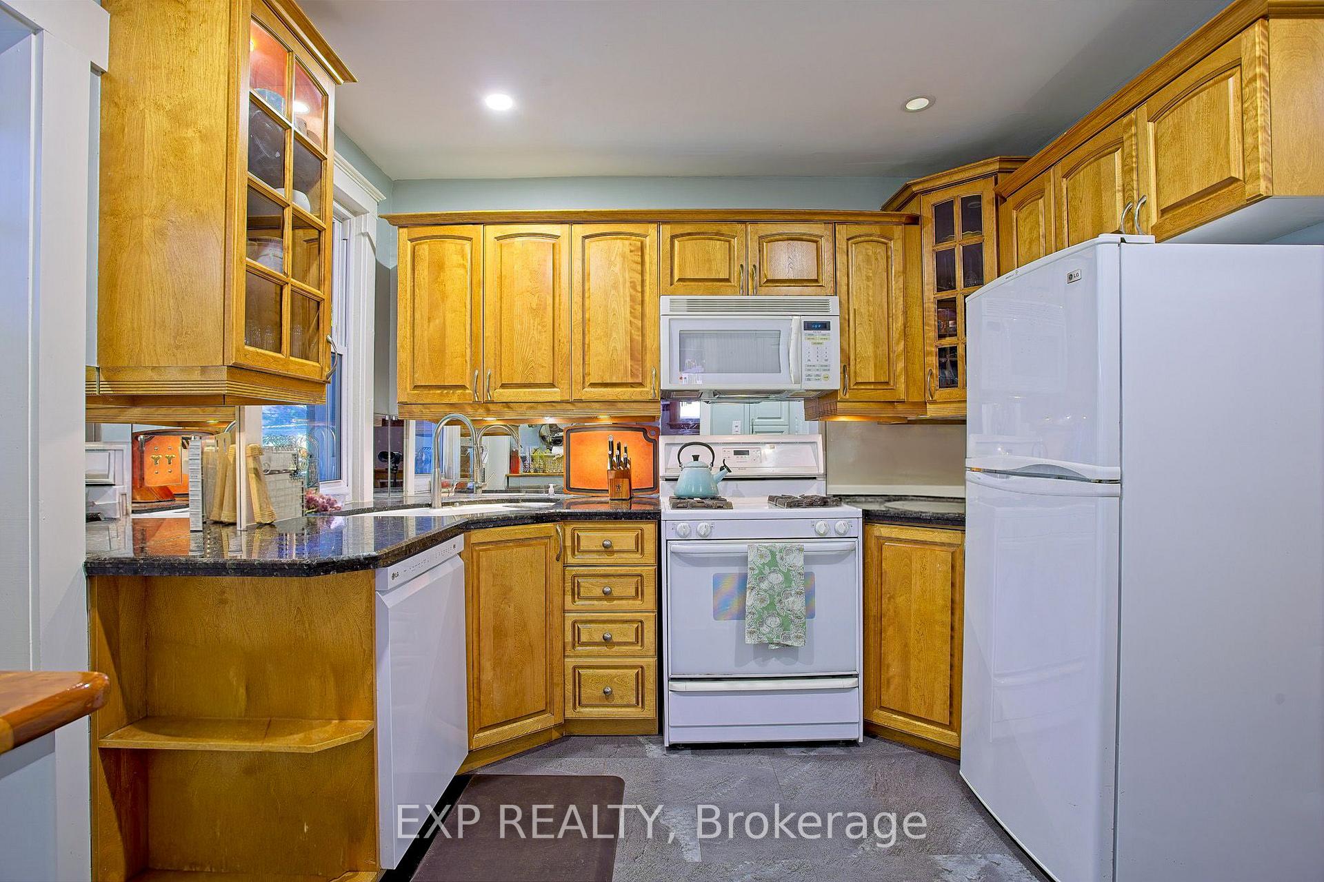 Photo 15 of 32 Dalewood Crescent, Hamilton, Westdale — HOMEH