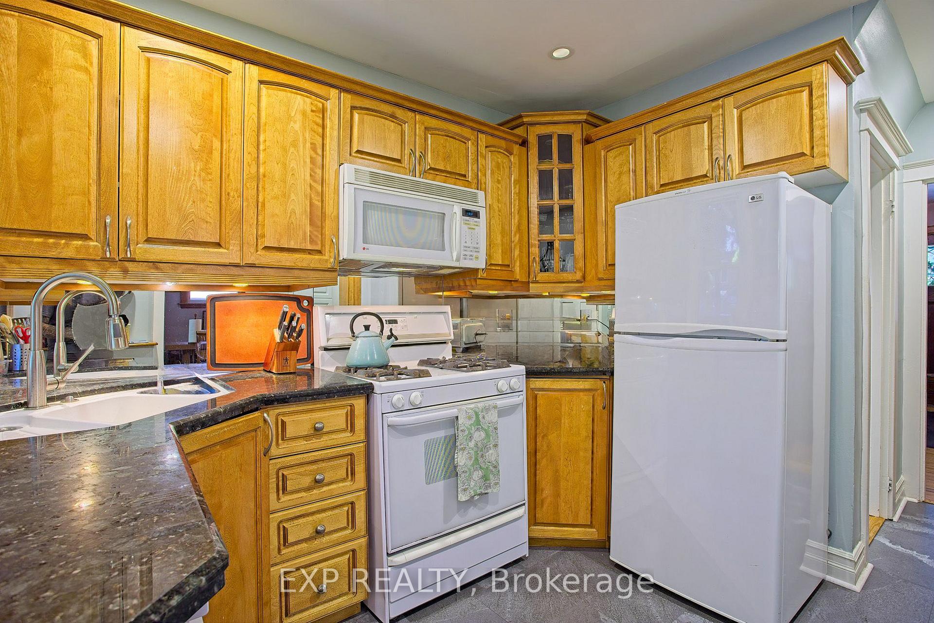 Photo 16 of 32 Dalewood Crescent, Hamilton, Westdale — HOMEH