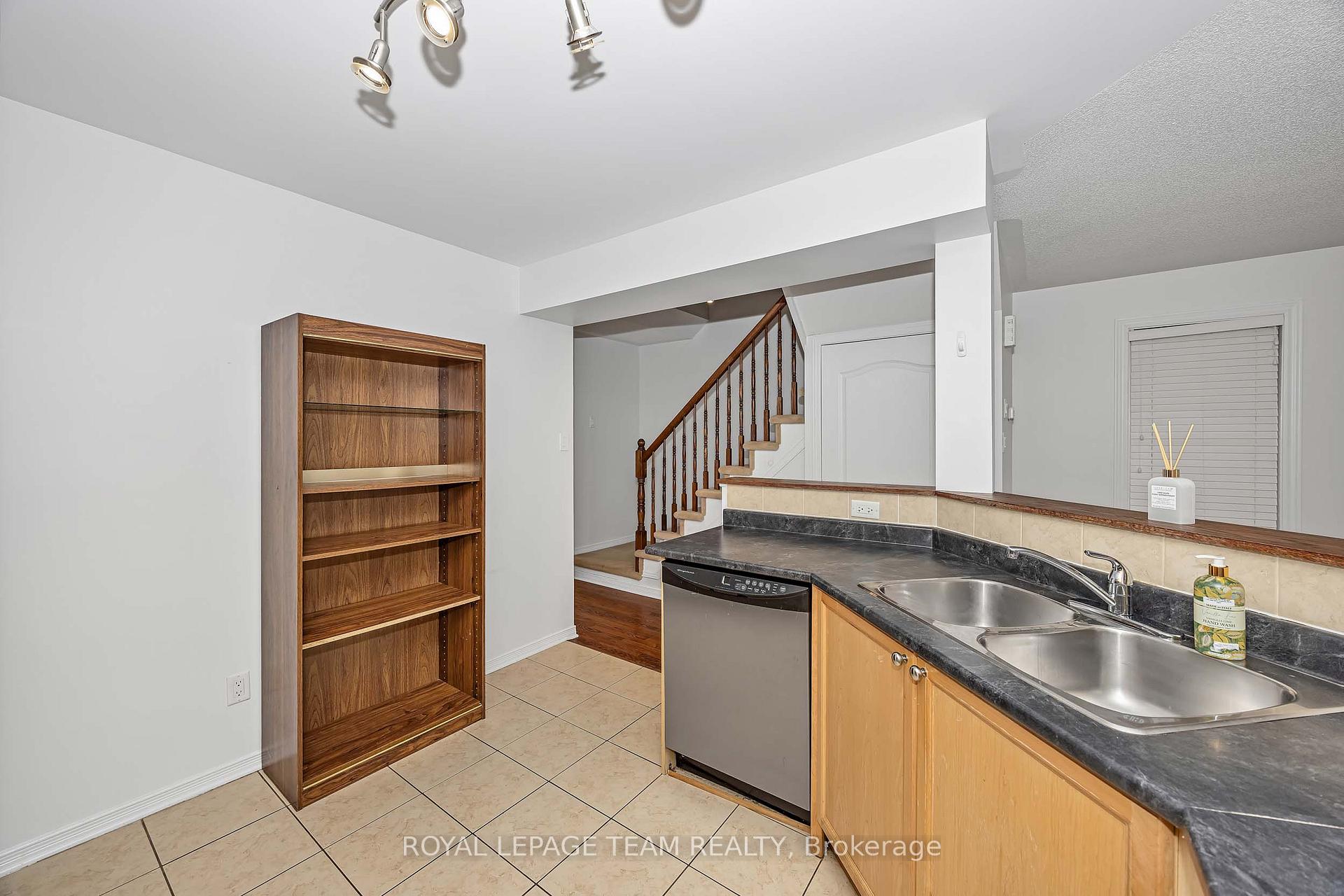 Photo 6 of 323 Freedom Private, Ottawa, Riverview Park — HOMEH