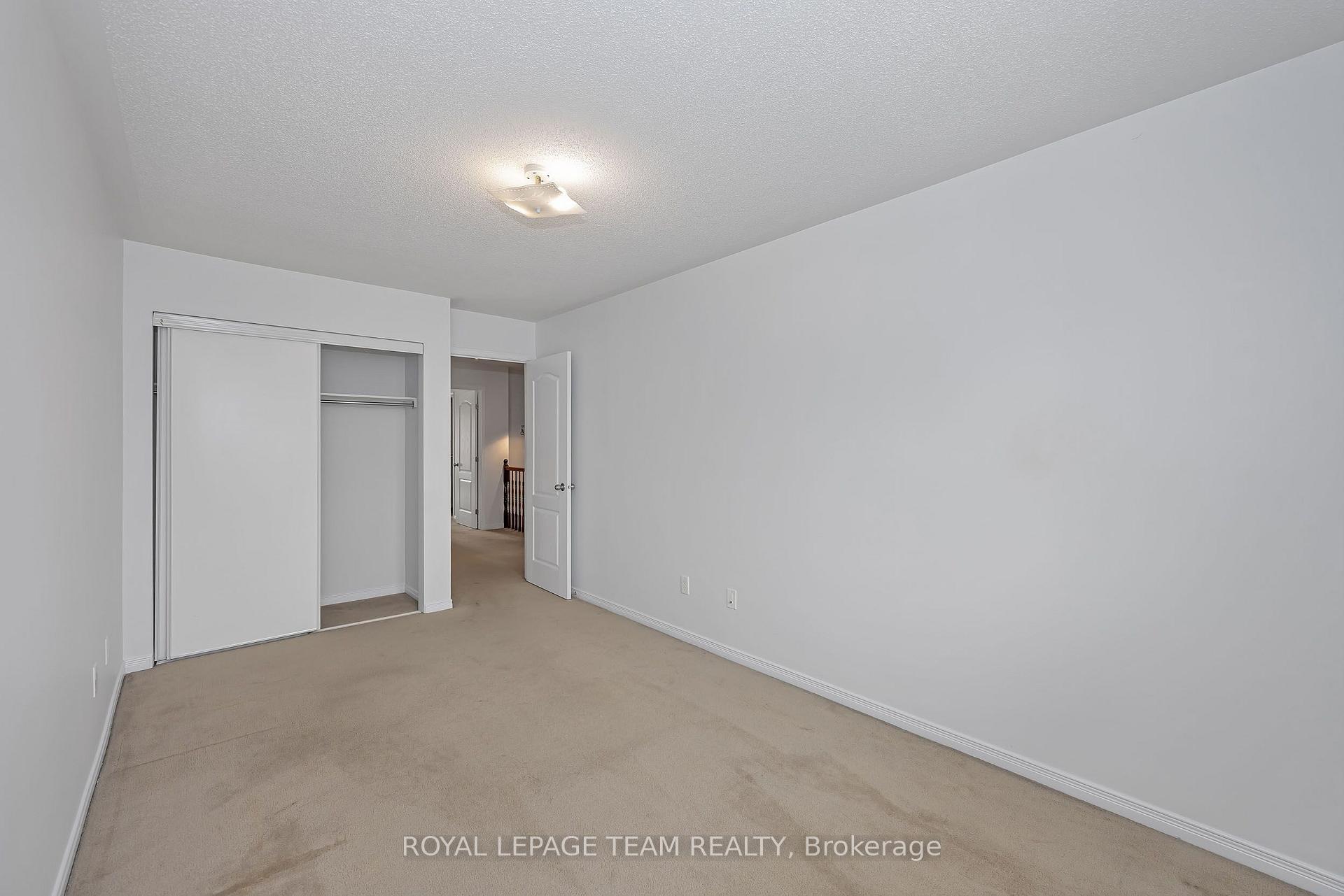 Photo 23 of 323 Freedom Private, Ottawa, Riverview Park — HOMEH