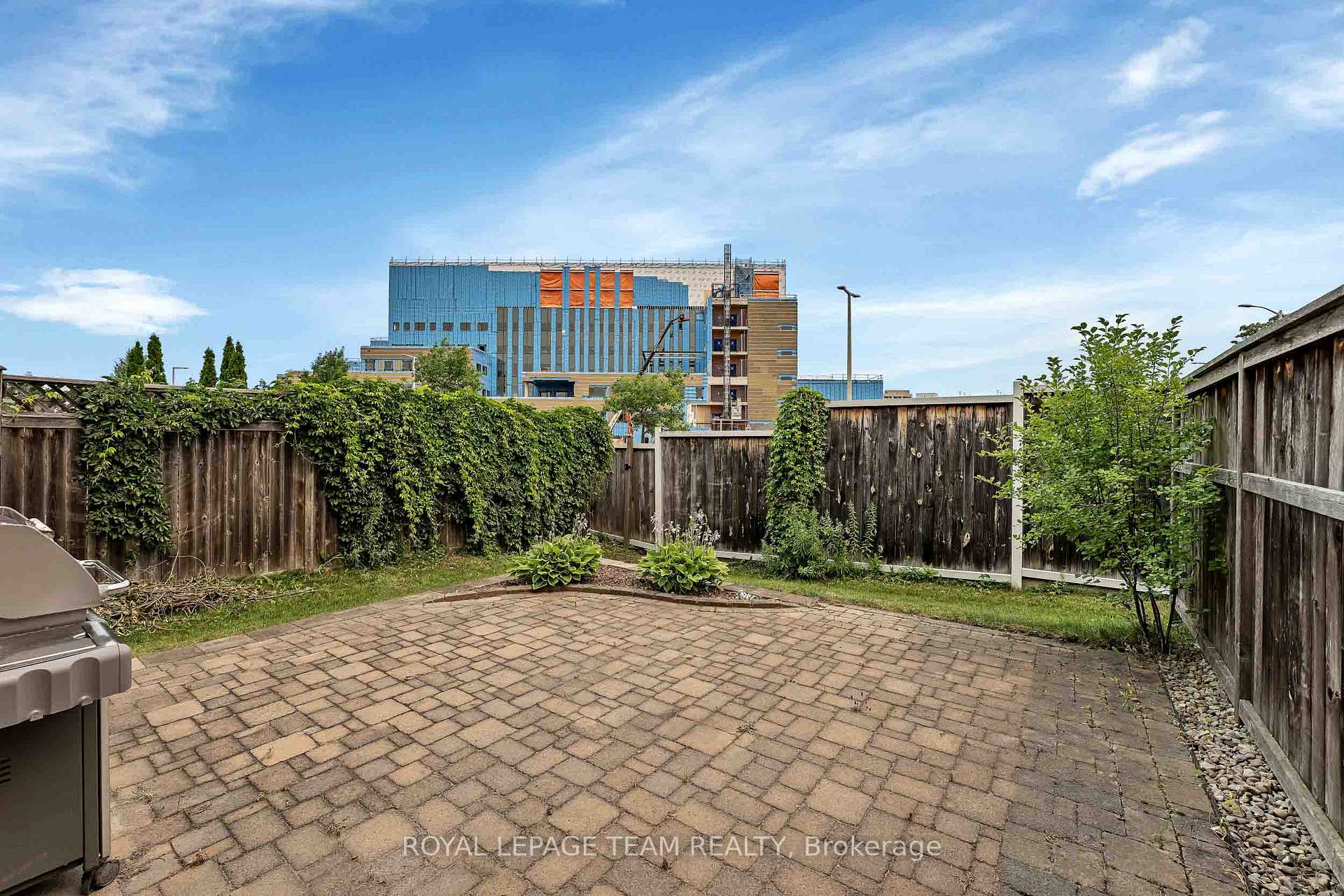Photo 34 of 323 Freedom Private, Ottawa, Riverview Park — HOMEH