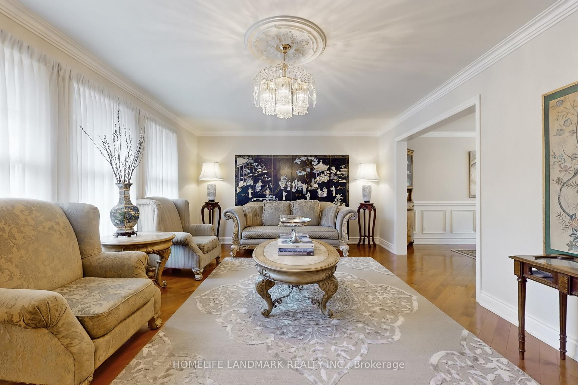 Photo 1 of 8 Prescott Court, Markham, Bayview Glen — HOMEH