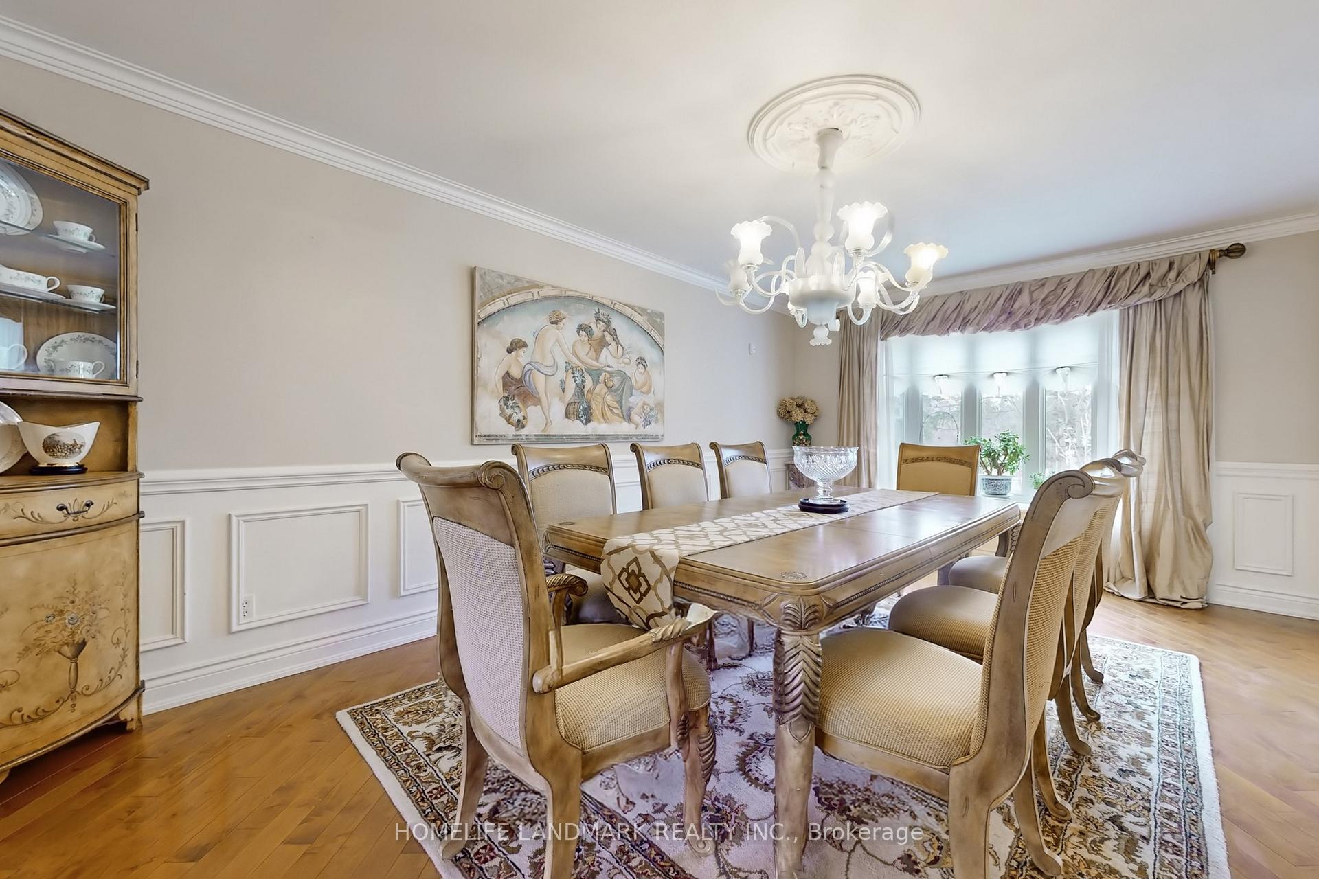 Photo 3 of 8 Prescott Court, Markham, Bayview Glen — HOMEH