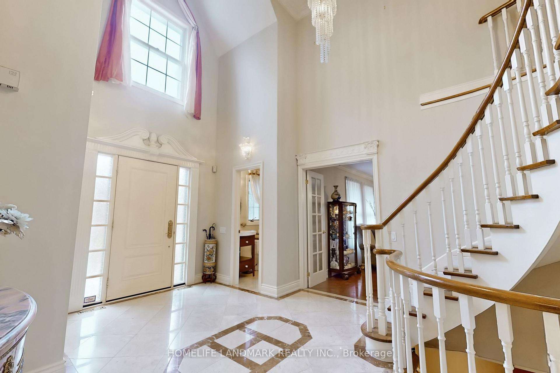 Photo 10 of 8 Prescott Court, Markham, Bayview Glen — HOMEH