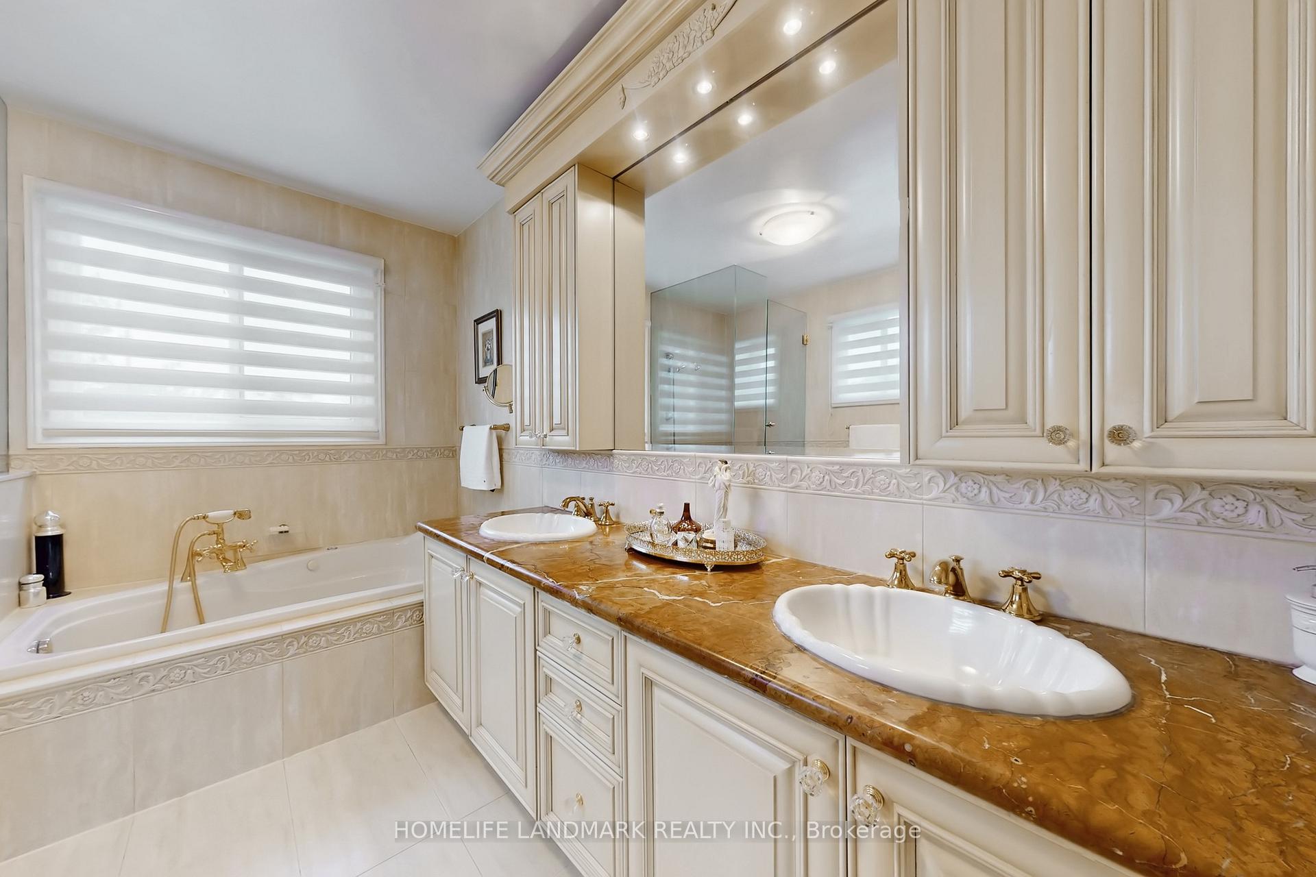 Photo 19 of 8 Prescott Court, Markham, Bayview Glen — HOMEH