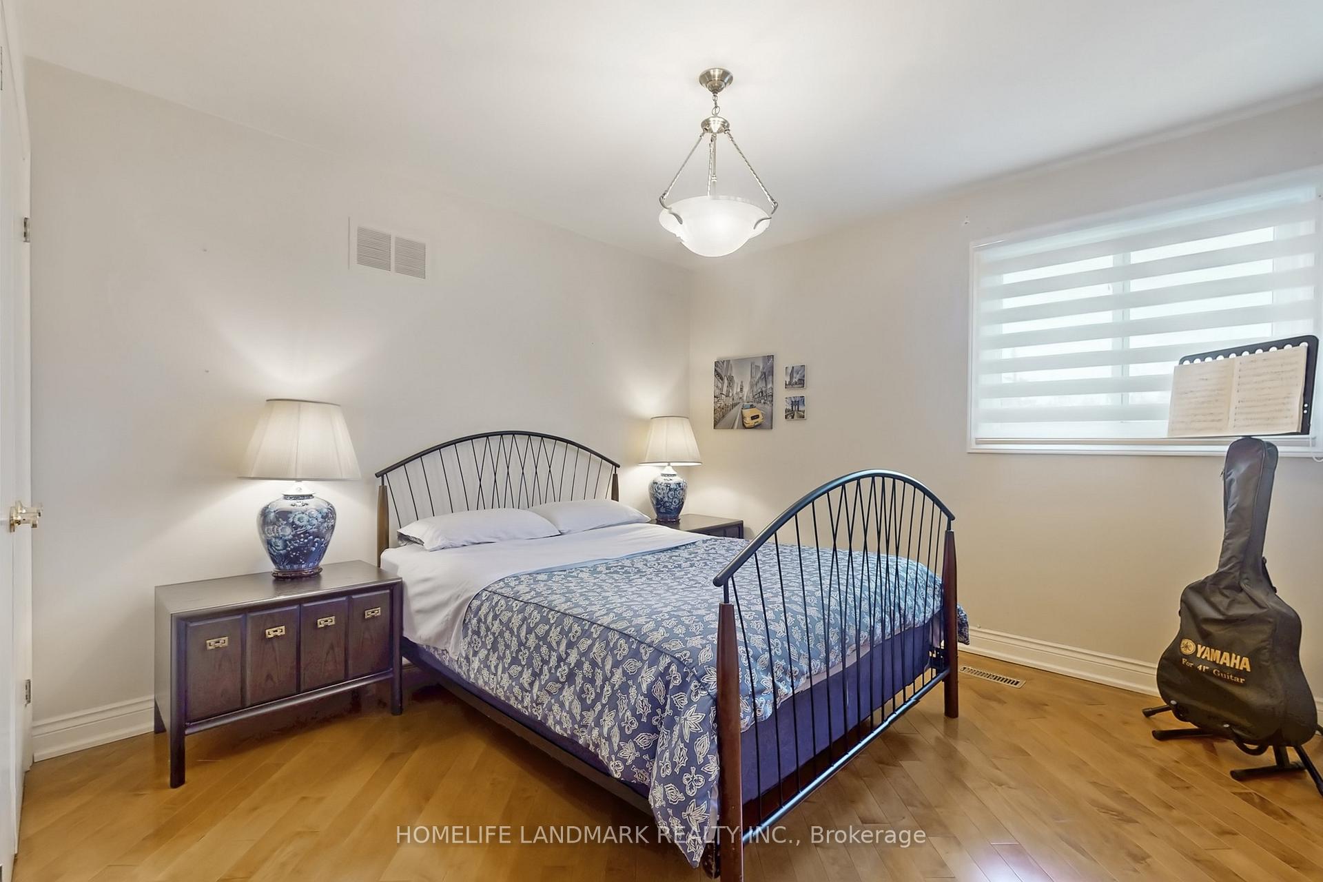 Photo 20 of 8 Prescott Court, Markham, Bayview Glen — HOMEH