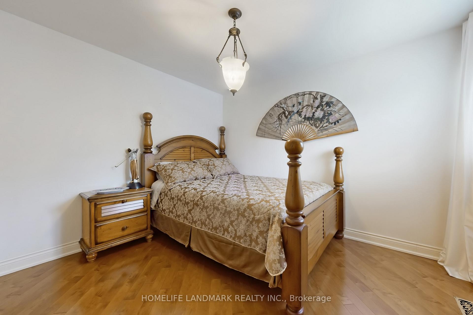 Photo 22 of 8 Prescott Court, Markham, Bayview Glen — HOMEH