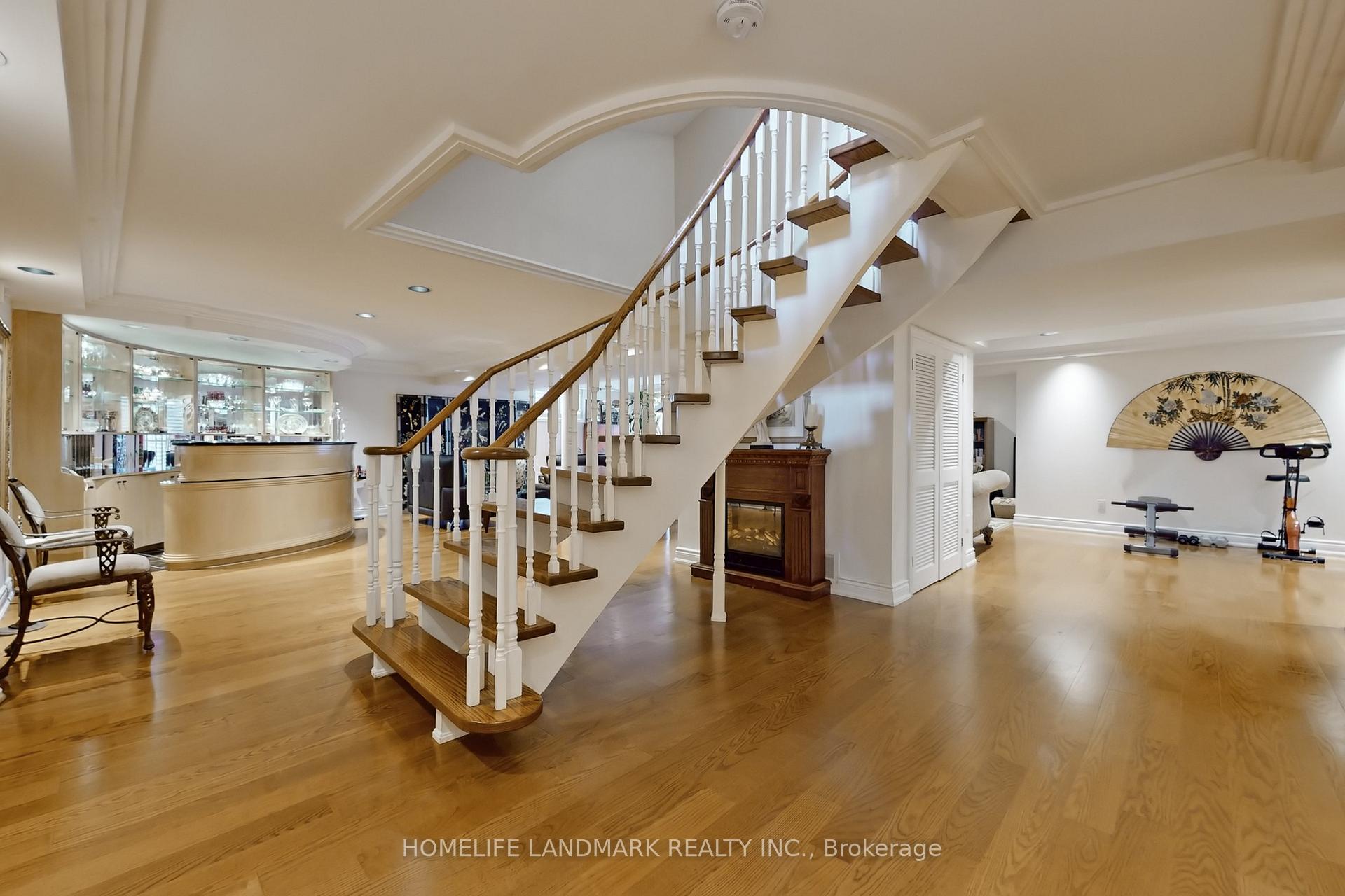 Photo 25 of 8 Prescott Court, Markham, Bayview Glen — HOMEH