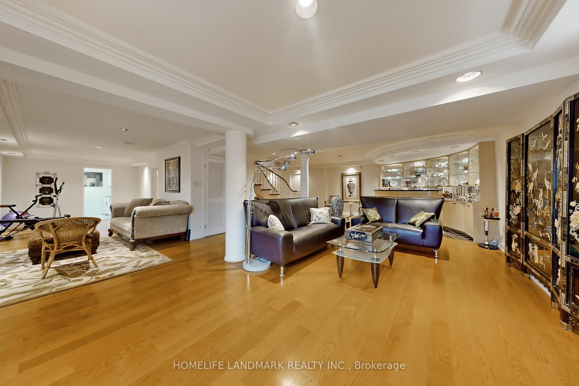 Photo 26 of 8 Prescott Court, Markham, Bayview Glen — HOMEH