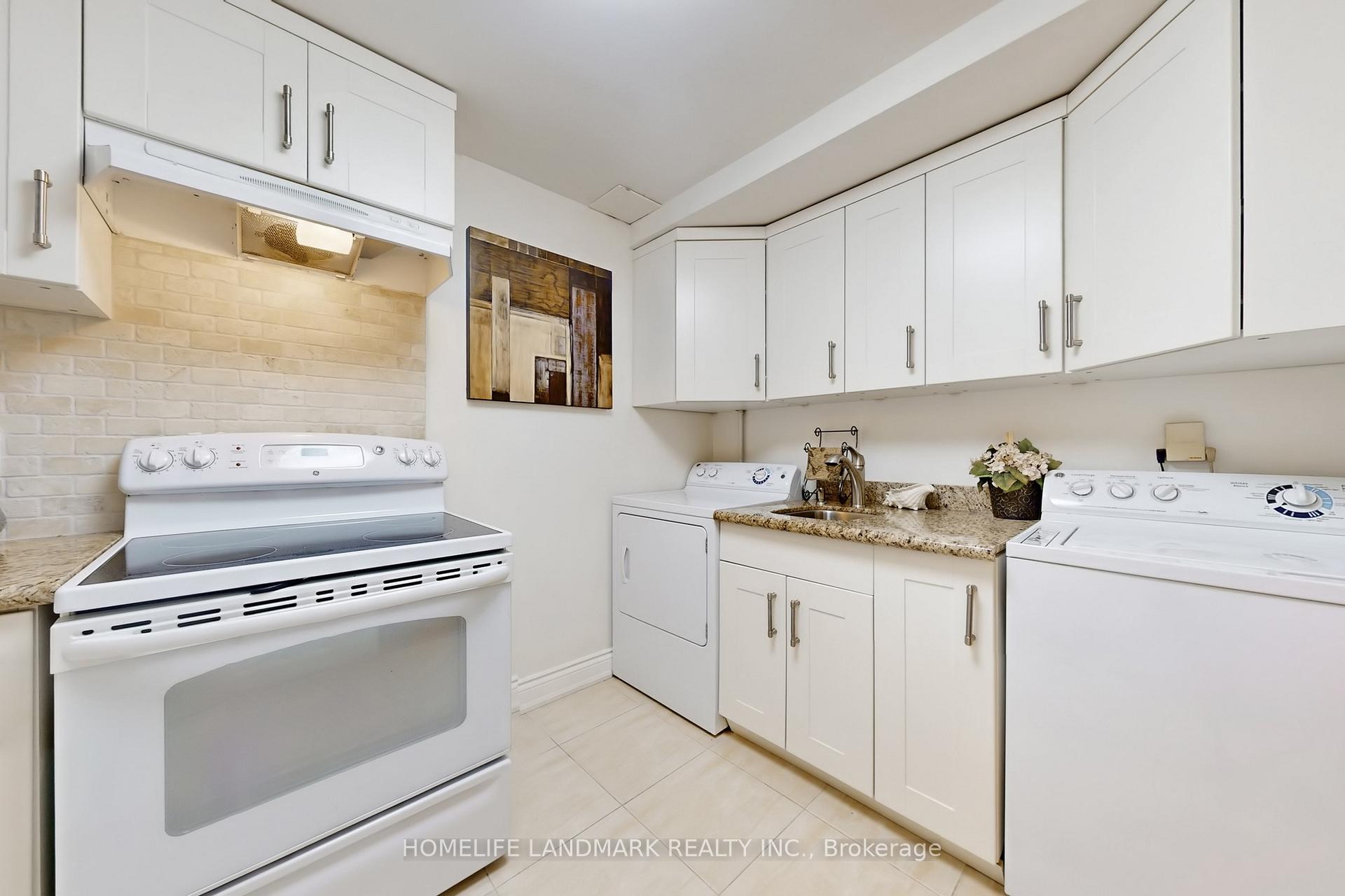 Photo 32 of 8 Prescott Court, Markham, Bayview Glen — HOMEH