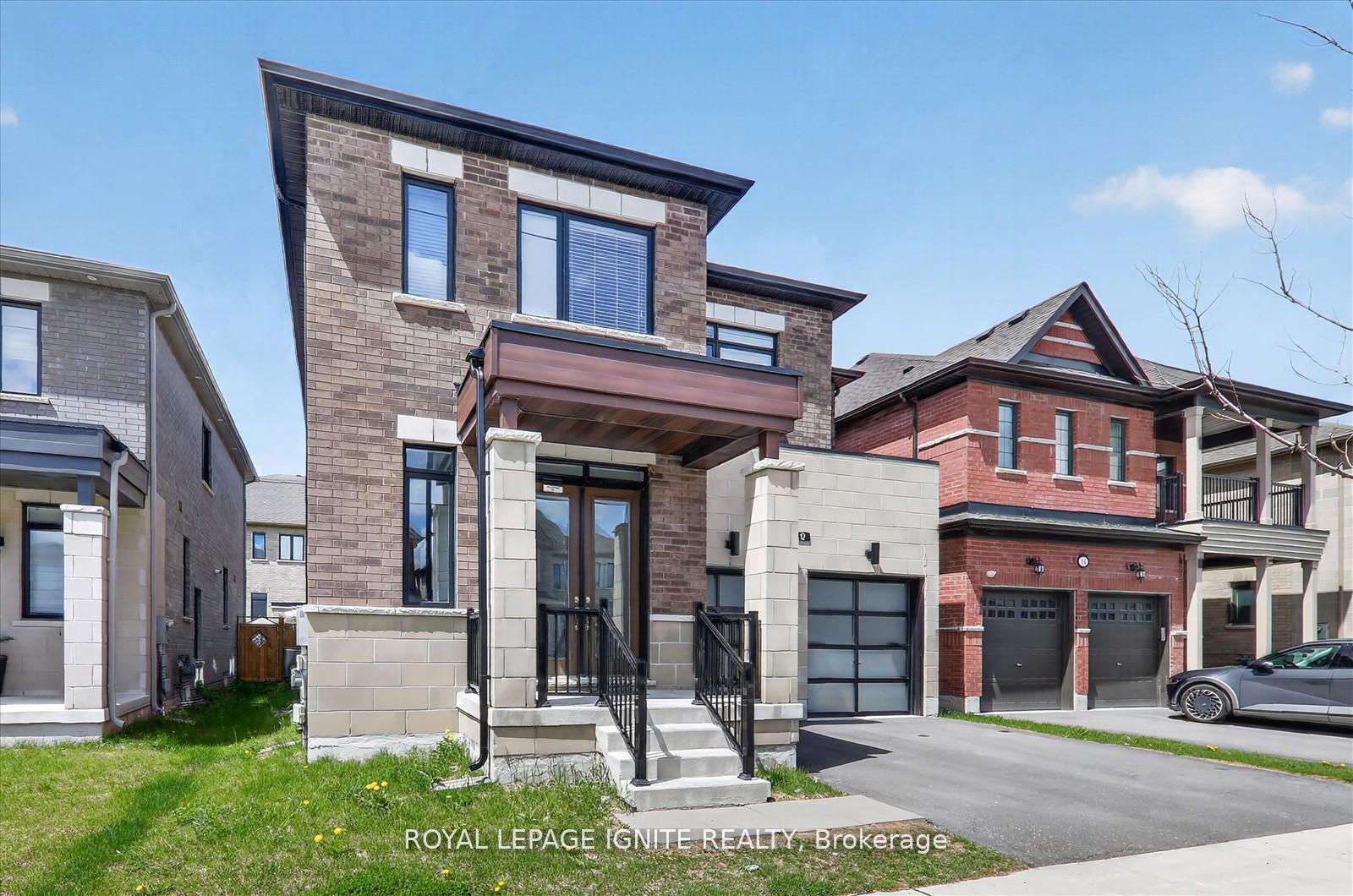 Photo 2 of 12 Nigh Drive, Markham, Middlefield — HOMEH