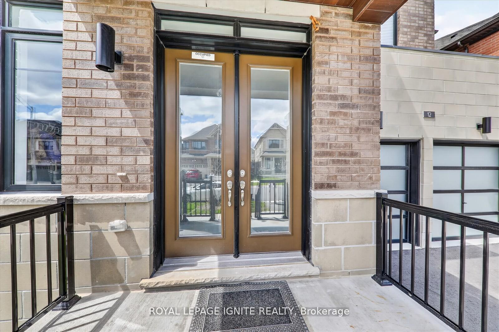 Photo 4 of 12 Nigh Drive, Markham, Middlefield — HOMEH