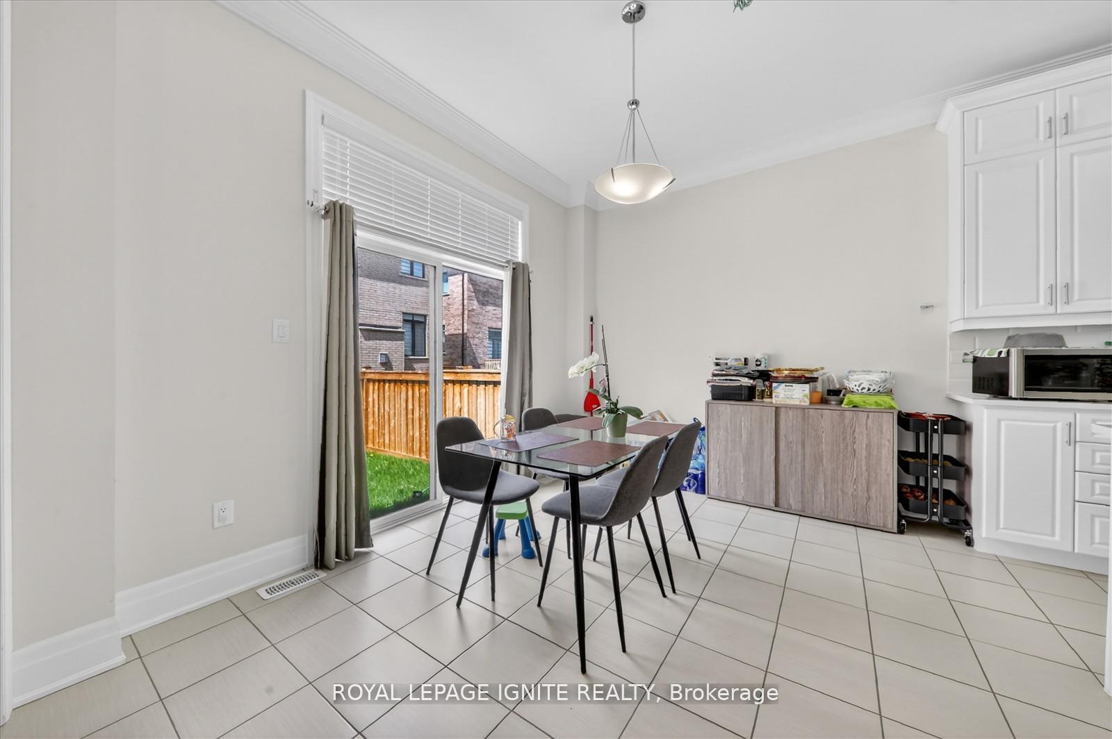 Photo 10 of 12 Nigh Drive, Markham, Middlefield — HOMEH
