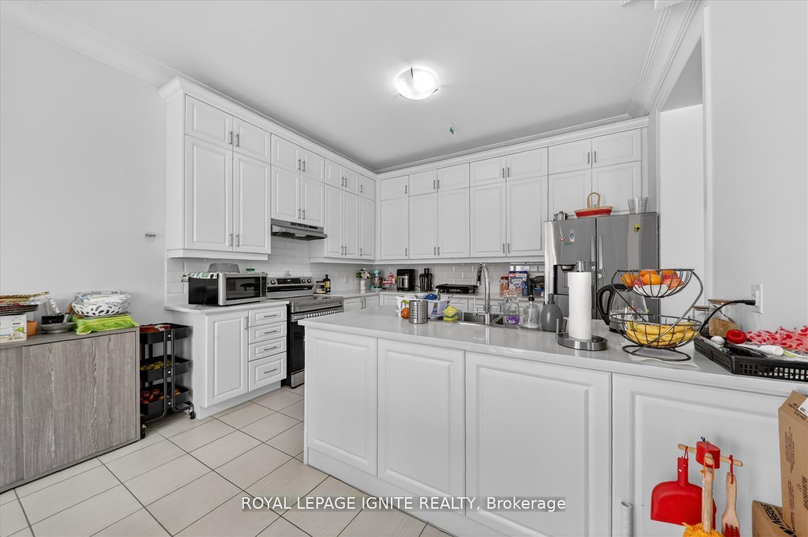 Photo 11 of 12 Nigh Drive, Markham, Middlefield — HOMEH
