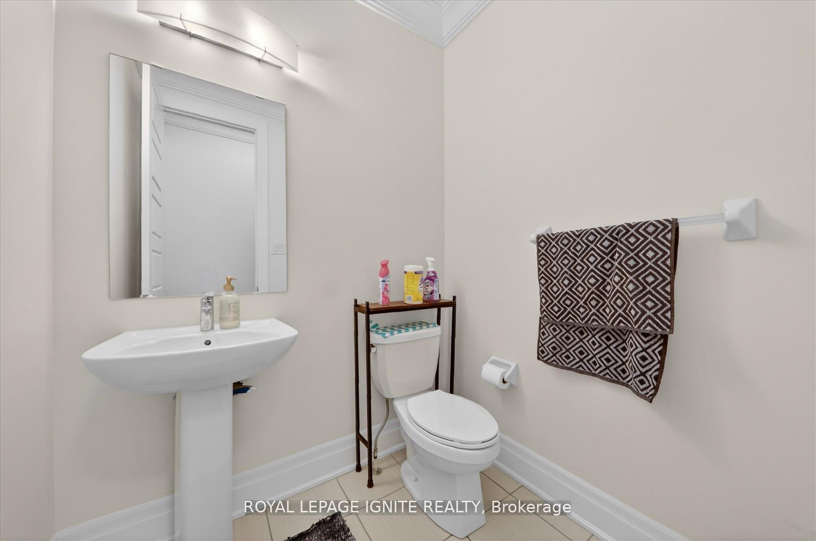 Photo 14 of 12 Nigh Drive, Markham, Middlefield — HOMEH